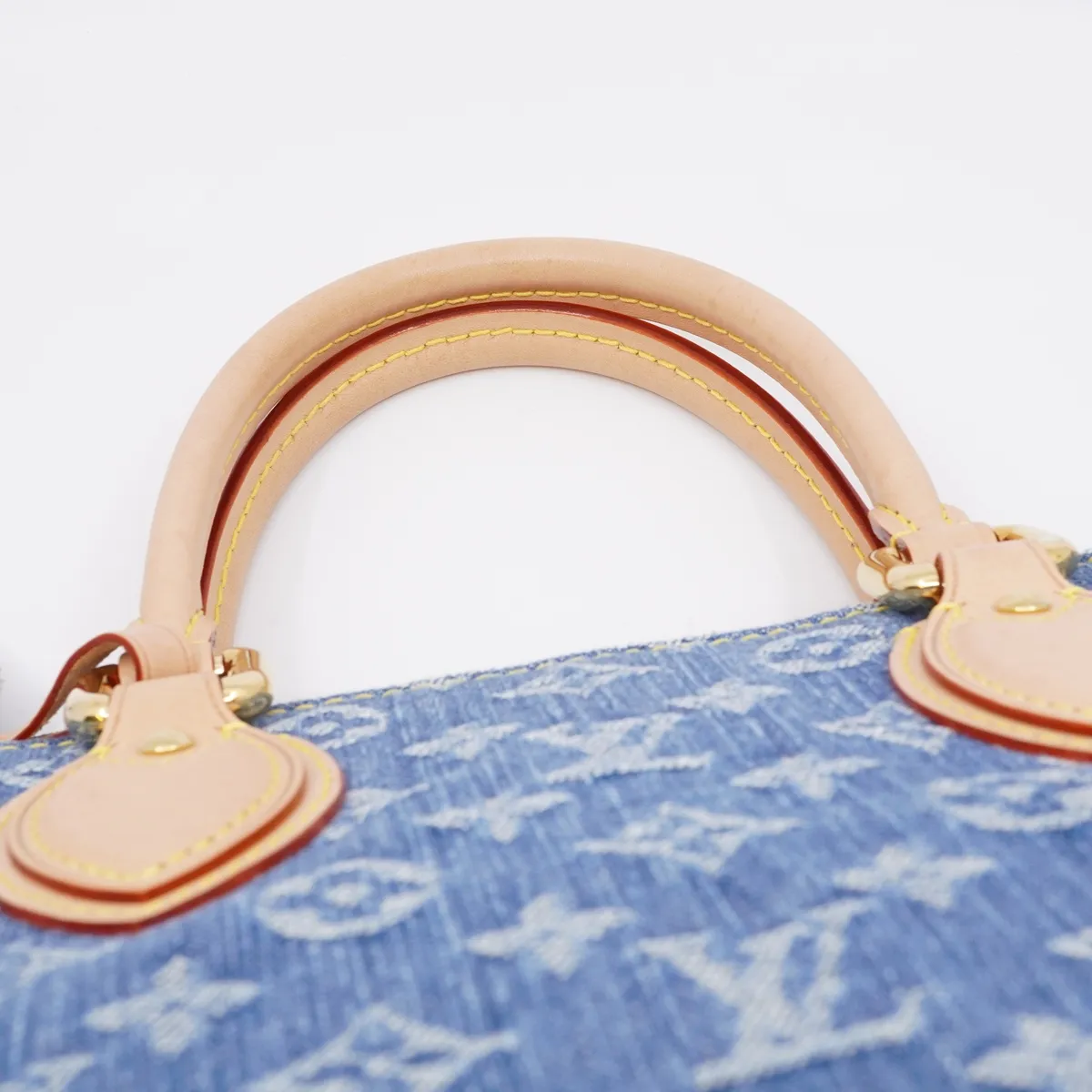Monogram Denim OnTheGo MM M46871 RFID-enabled blue tote bag with bag charm. — view 5