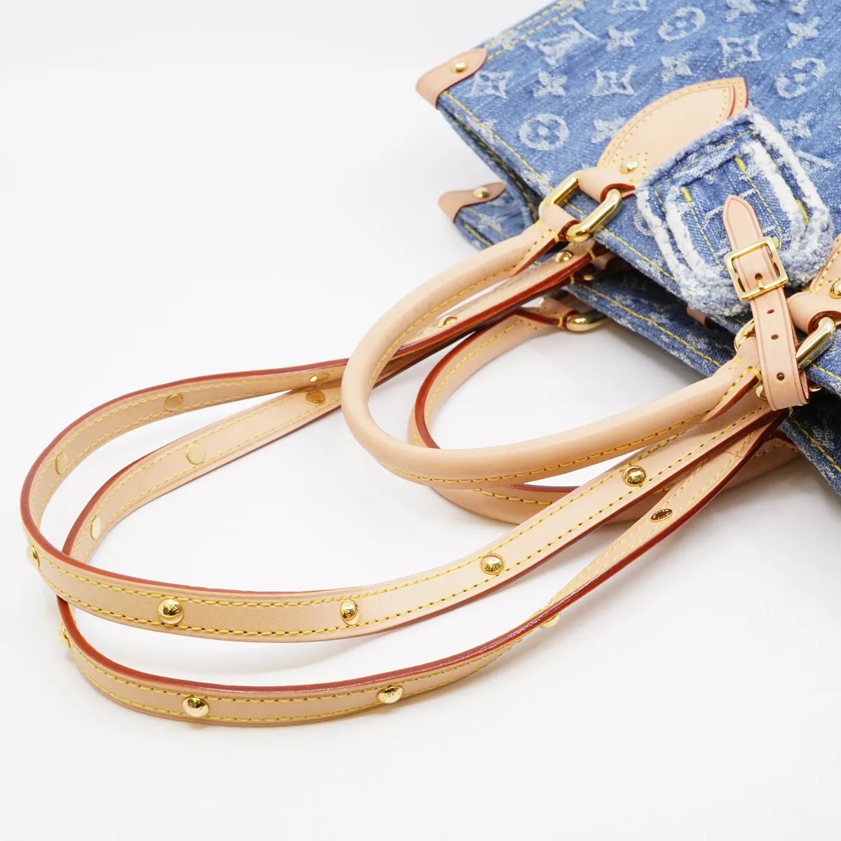 Monogram Denim OnTheGo MM M46871 RFID-enabled blue tote bag with bag charm. — view 7