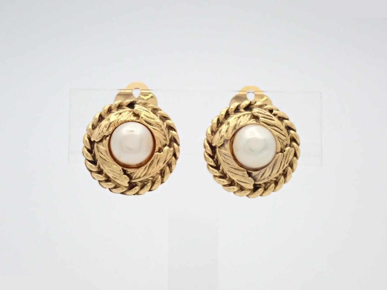 Pearl earrings, gold, for both ears