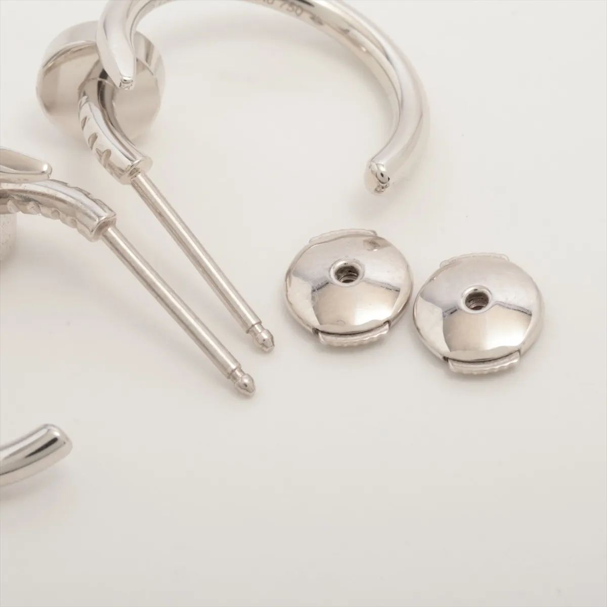 Juste un Clou Earrings, 750 (WG), 5.4g, 438FSJ, Post Distortion — view 4