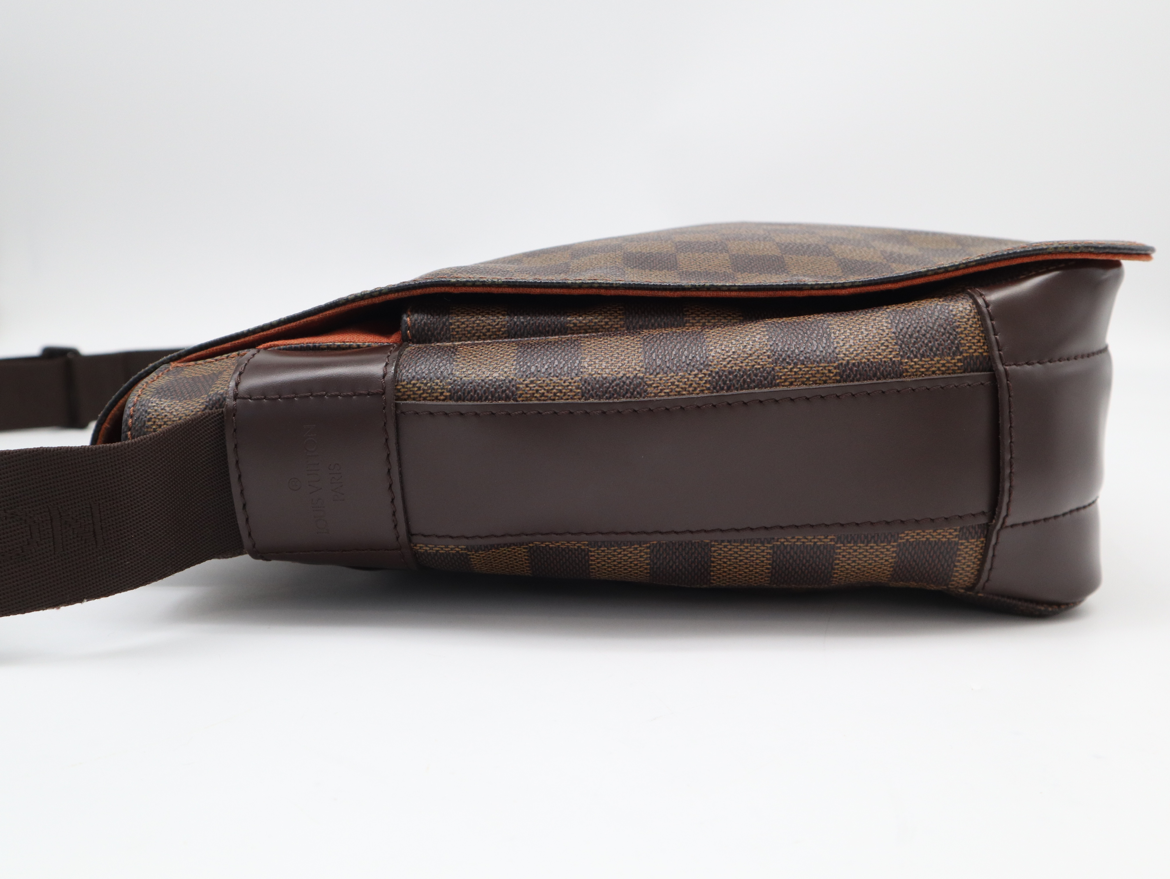 N45258 Damier Bastille Shoulder Bag — view 3