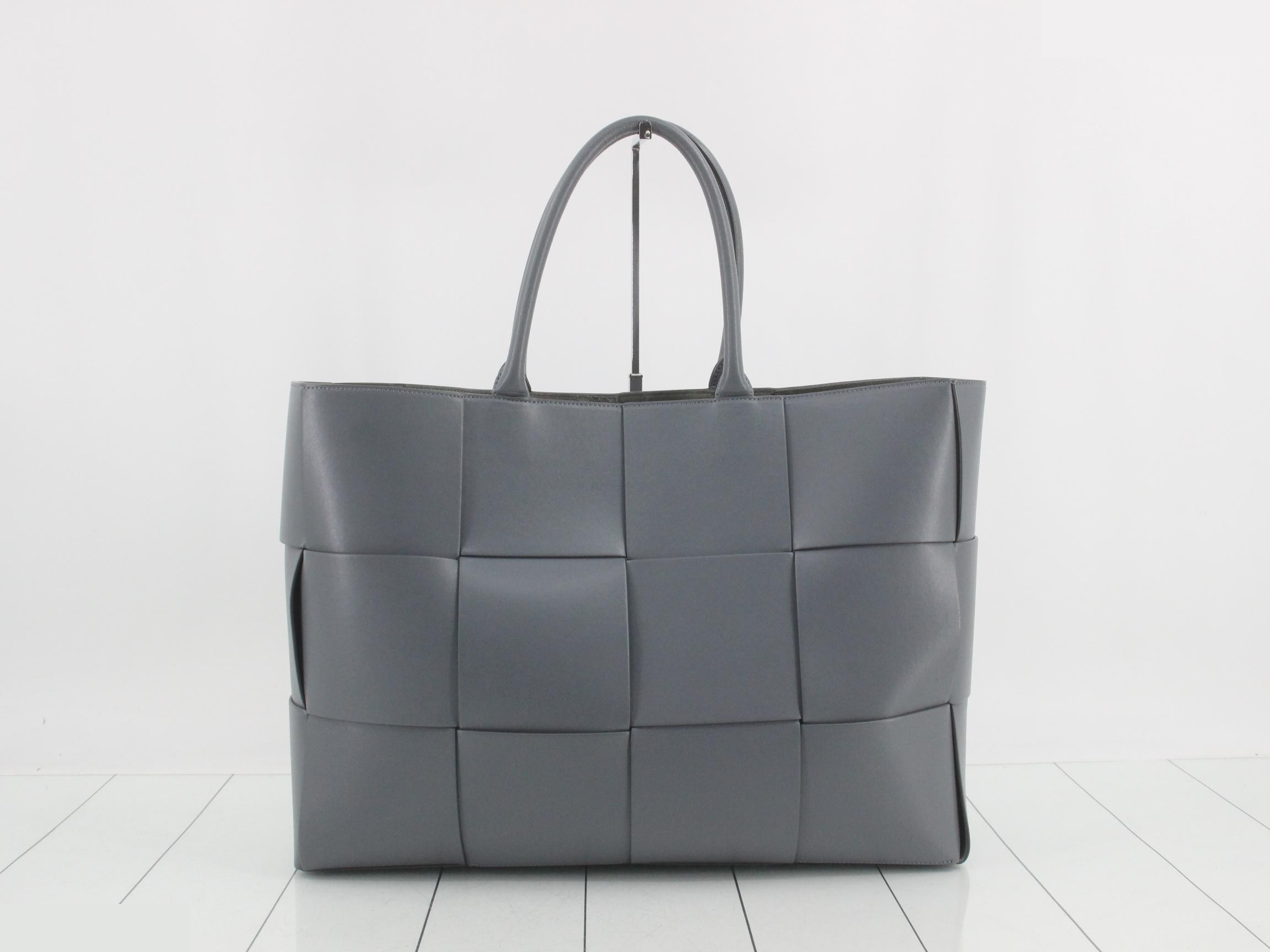 736182 Large Arco Tote — view 2