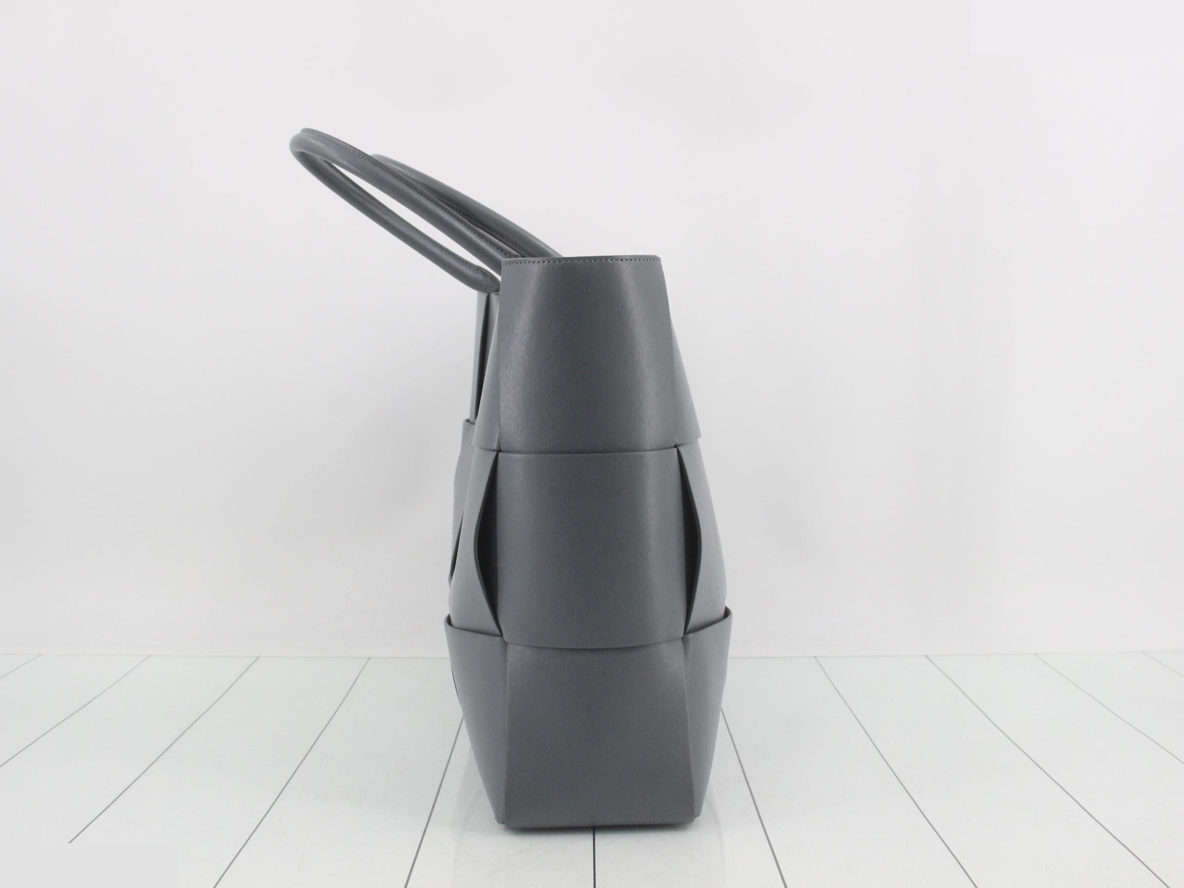 736182 Large Arco Tote — view 4