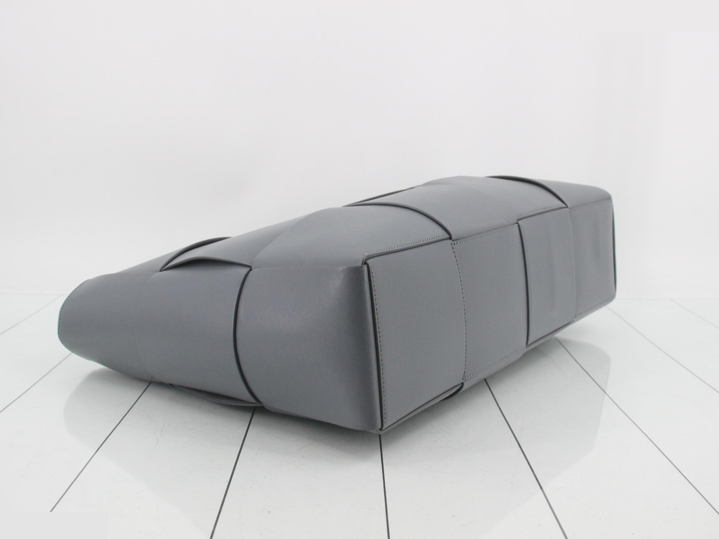 736182 Large Arco Tote — view 5