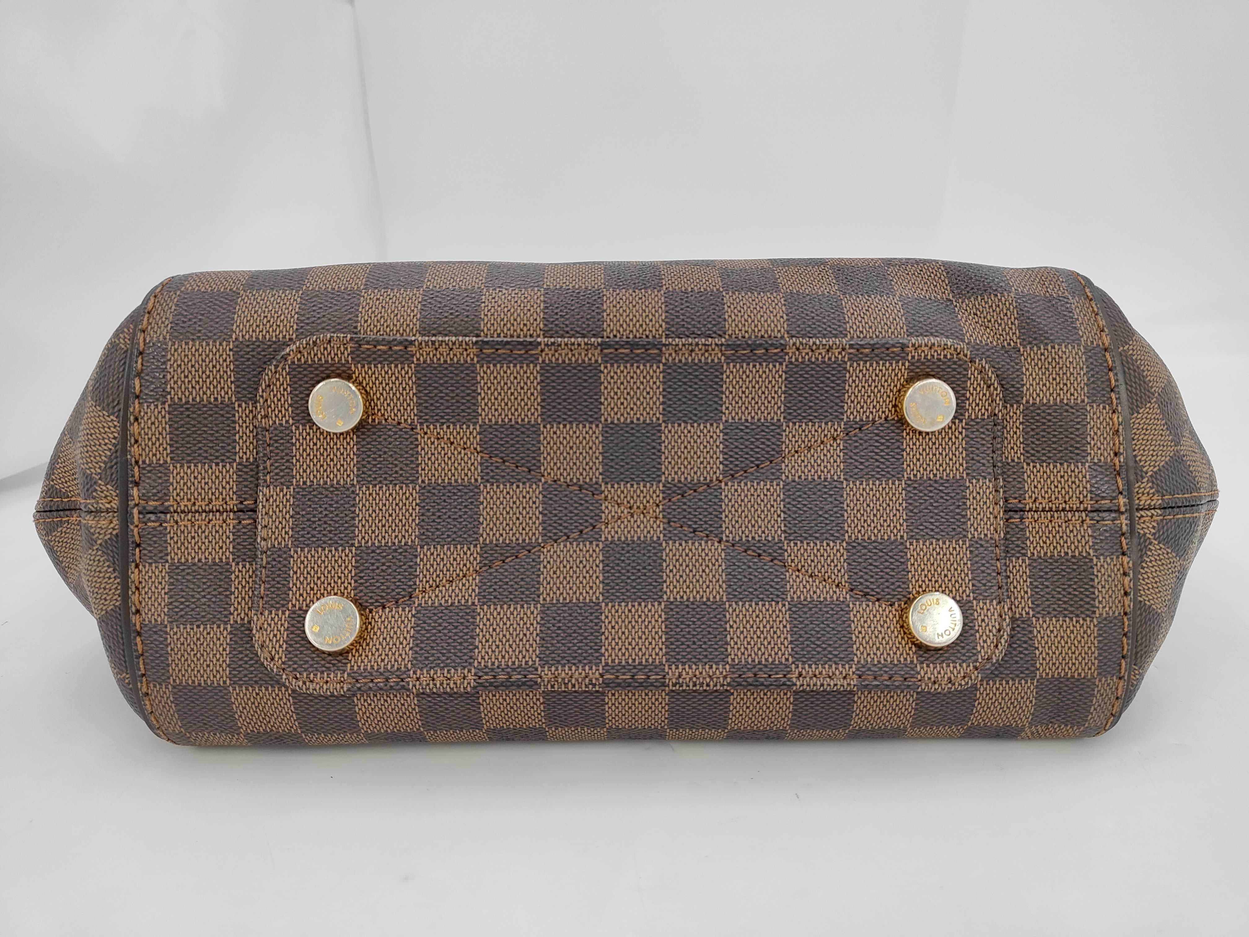 Damier Louis Vuitton Damier Shoulder Bag — view 8