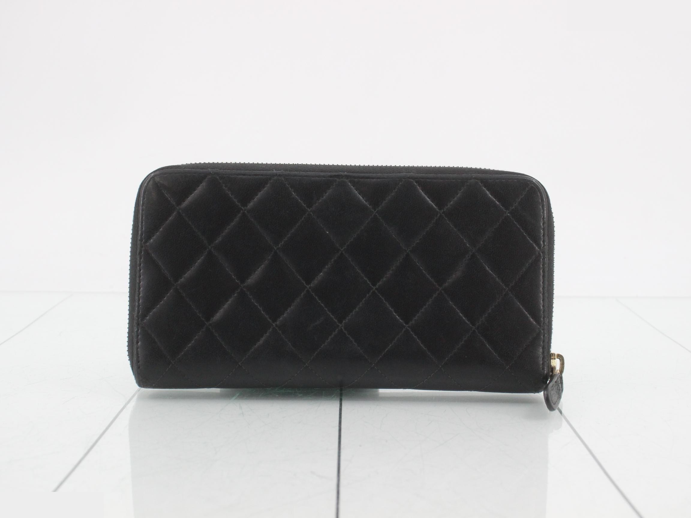 Matelassé logo plate zip wallet, serial number 23 series. — view 2