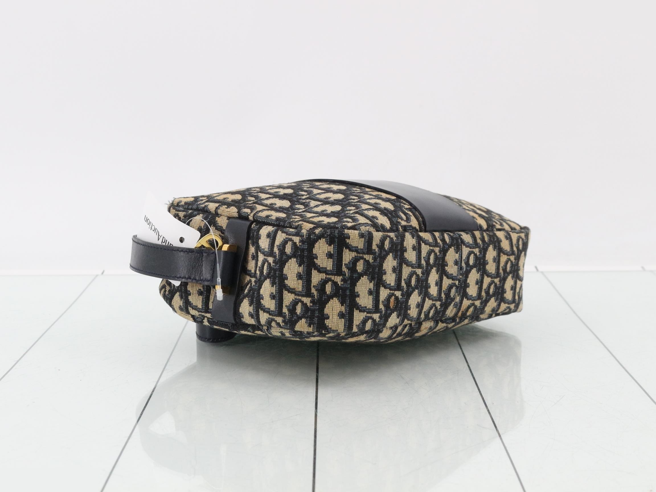 Trotter (bag) - Shoulder bag - Beige/Black — view 5