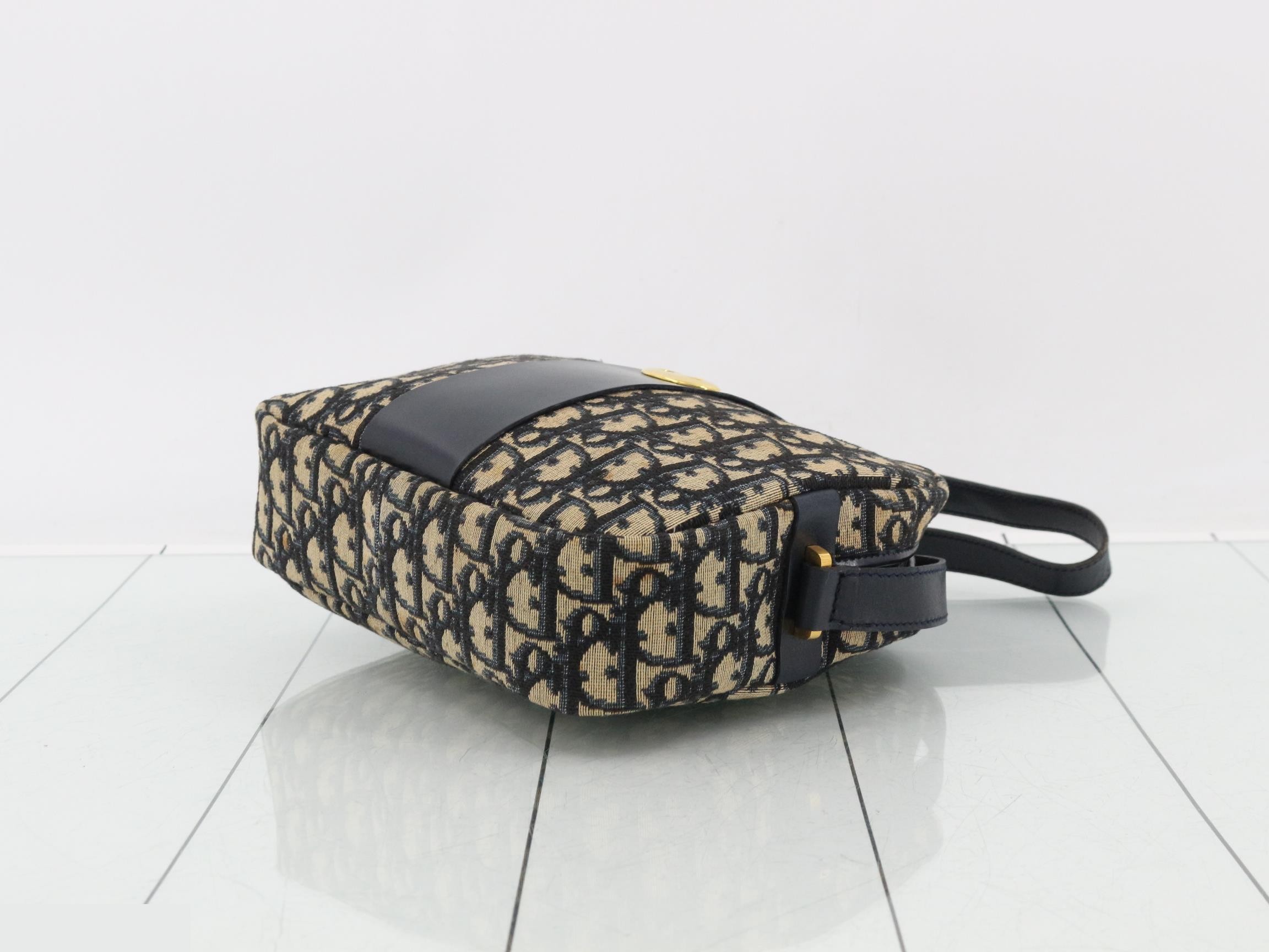 Trotter (bag) - Shoulder bag - Beige/Black — view 6