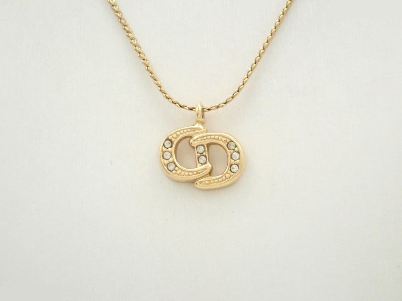 Gold chain, approximately 40 cm