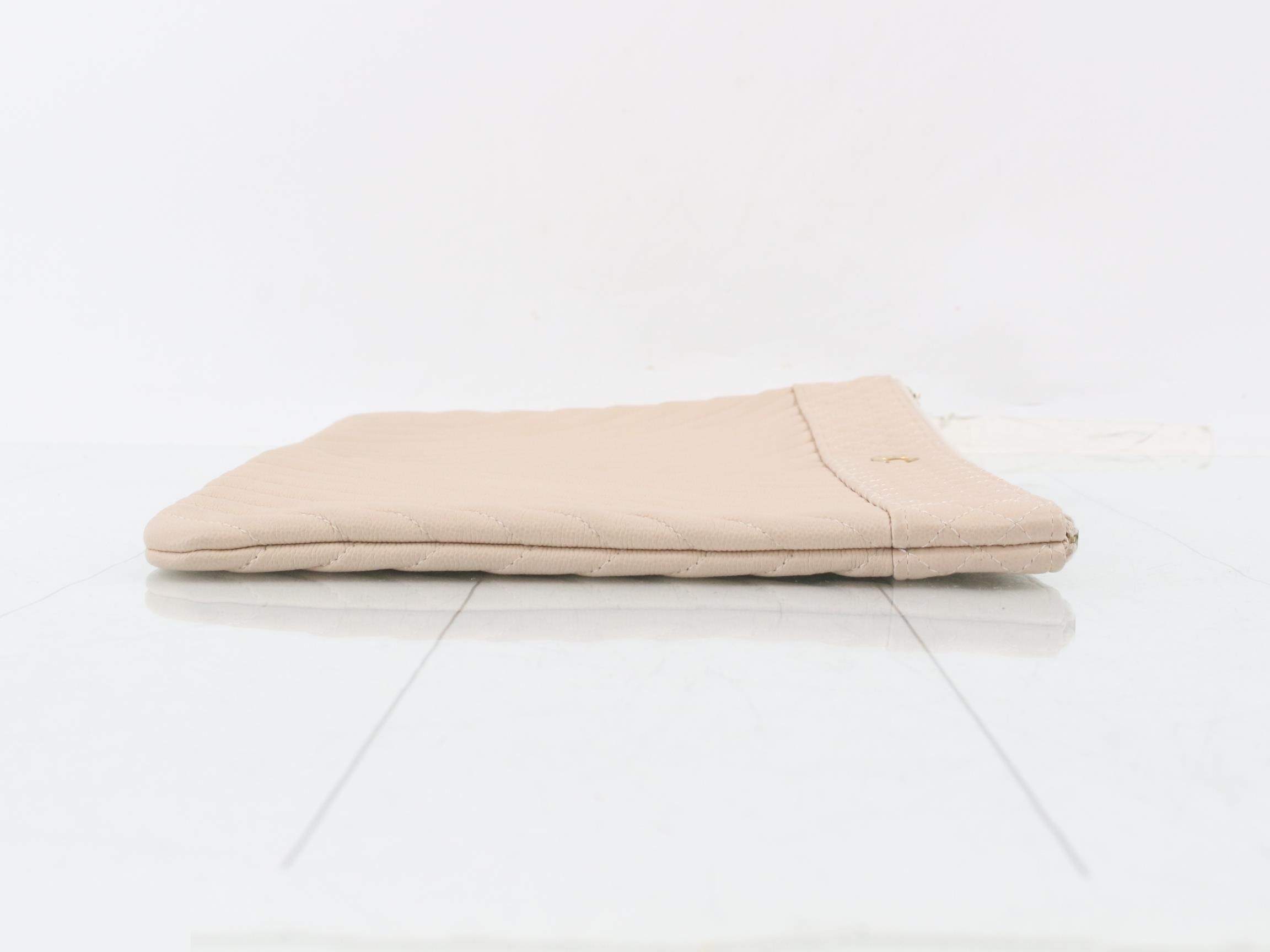 Caviar leather (bag) clutch/pouch, beige, gold hardware — view 3