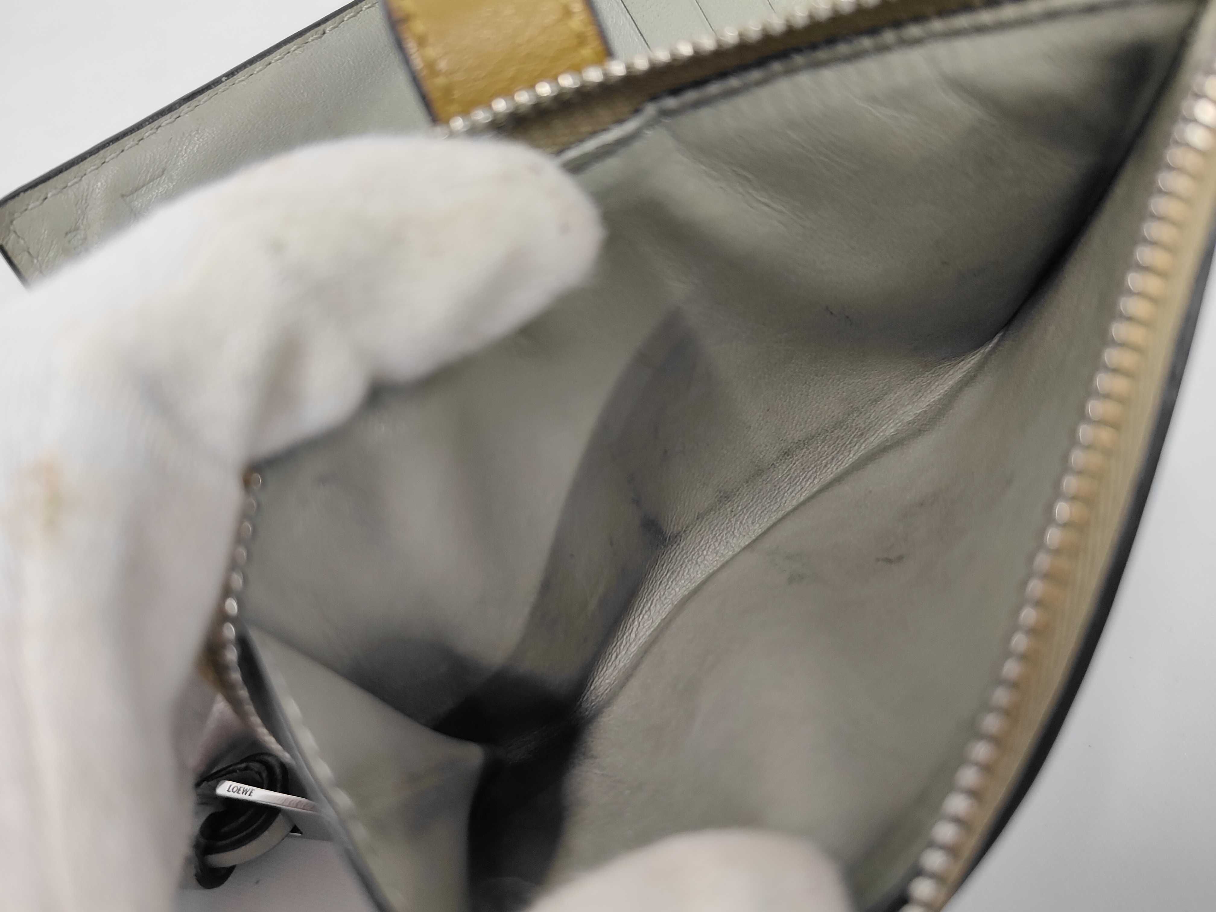 Bi-fold Leather Wallet, Greige — view 10