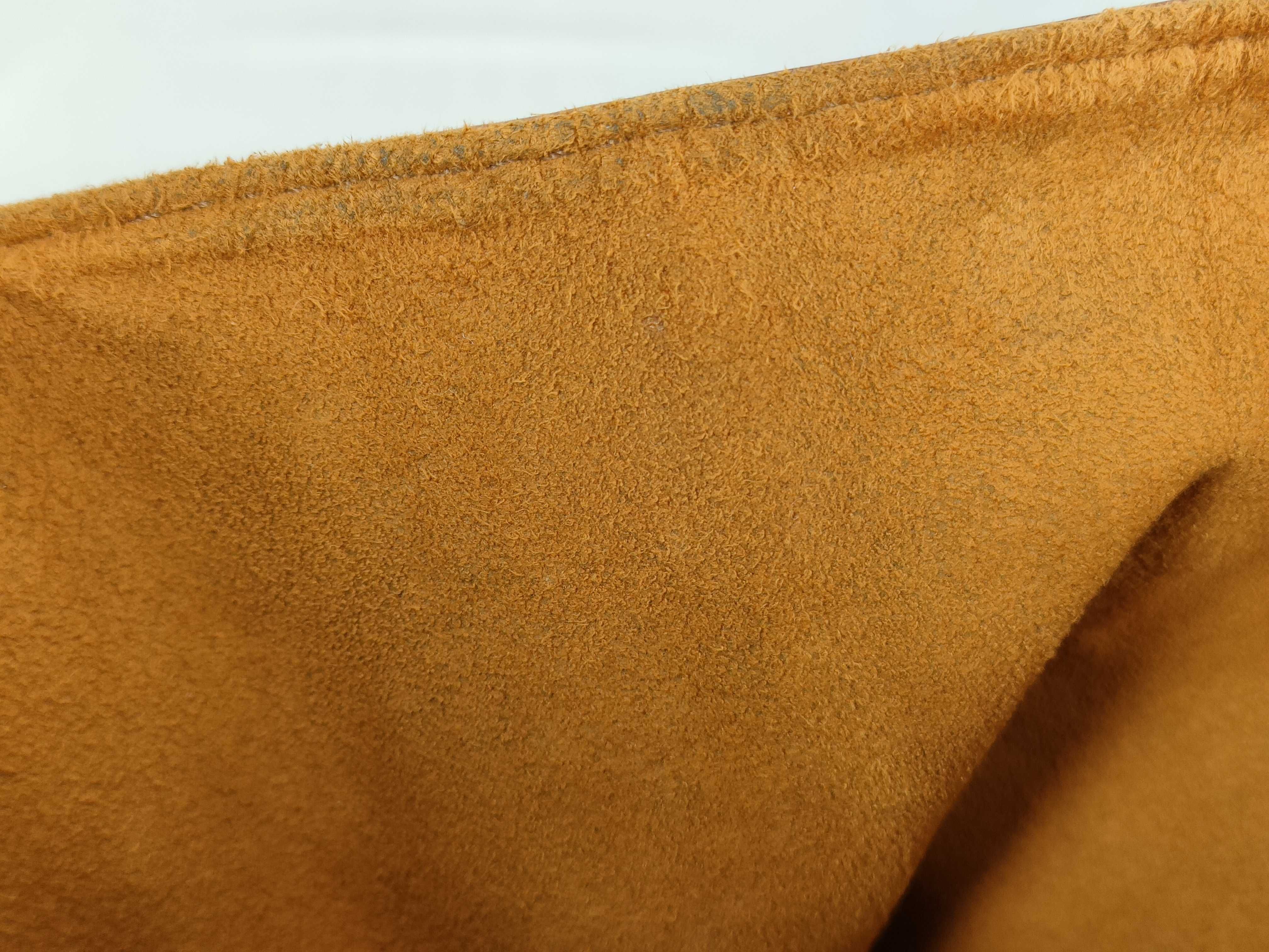 Epi Louis Vuitton Sac Depaule Shoulder Bag — view 14