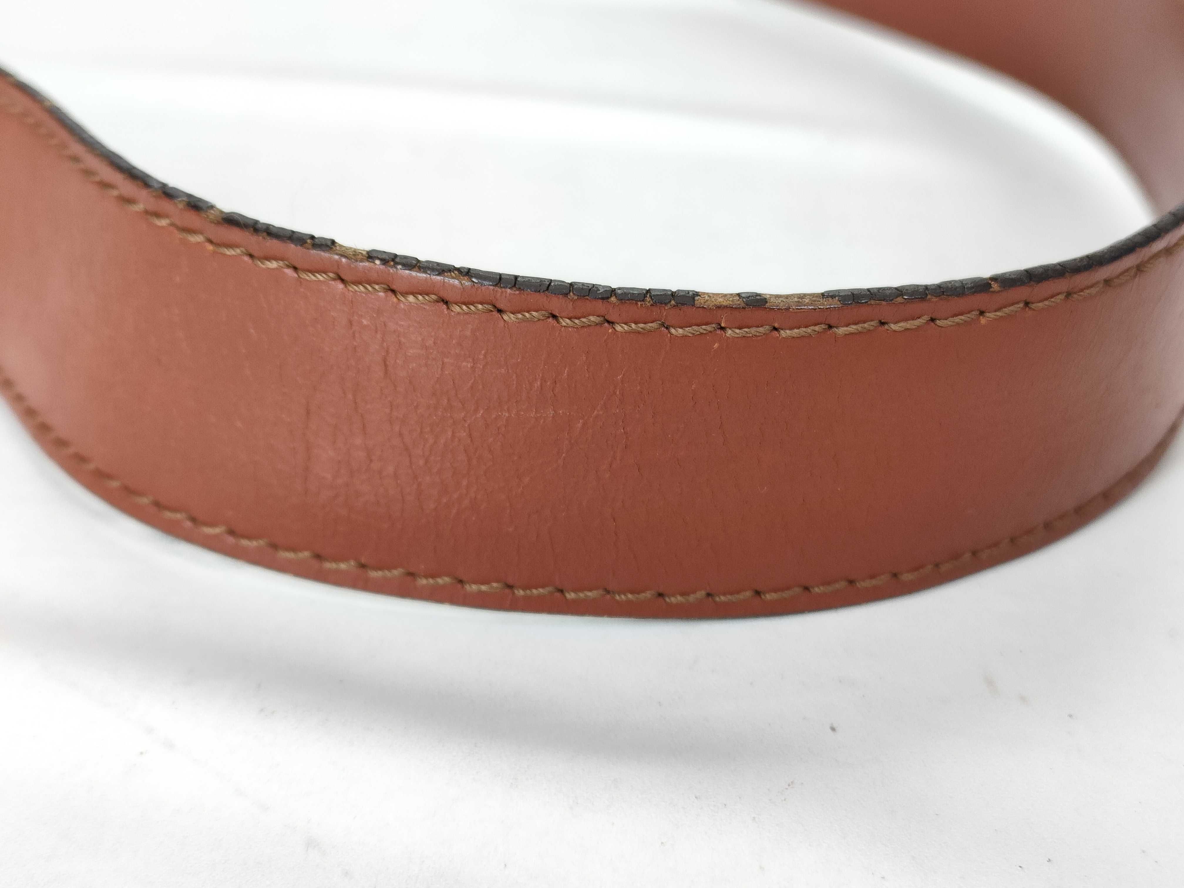 Epi Louis Vuitton Sac Depaule Shoulder Bag — view 4