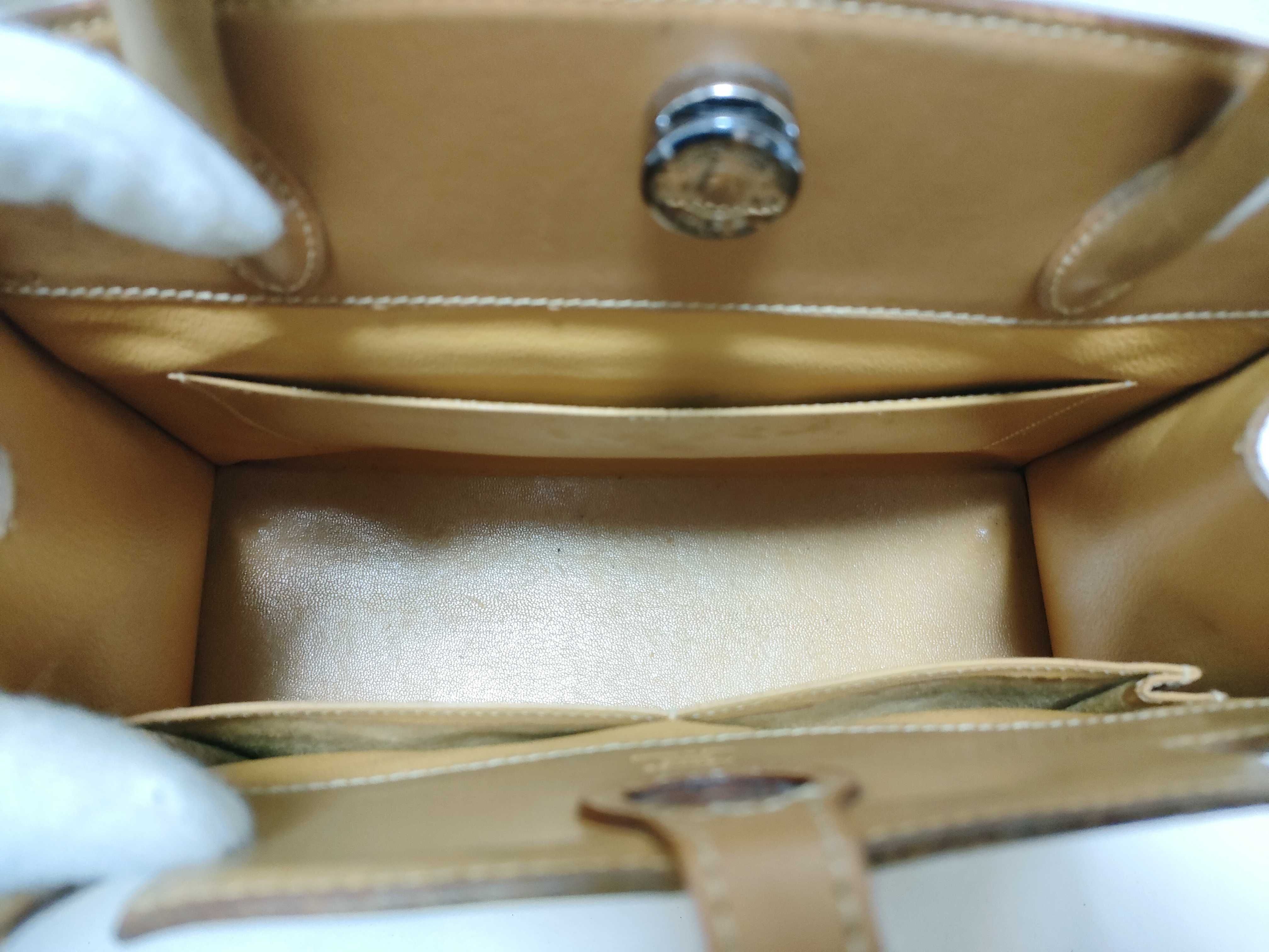 Dalvy D stamp handbag — view 9