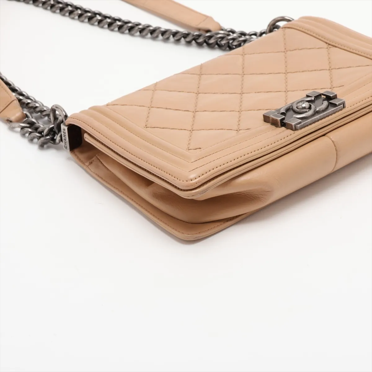 Boy Chanel 25 Leather Chain Shoulder Bag, Wild Stitch, Beige, Gunmetal Hardware, 18688611, Serial Number 18, A67086 — view 4