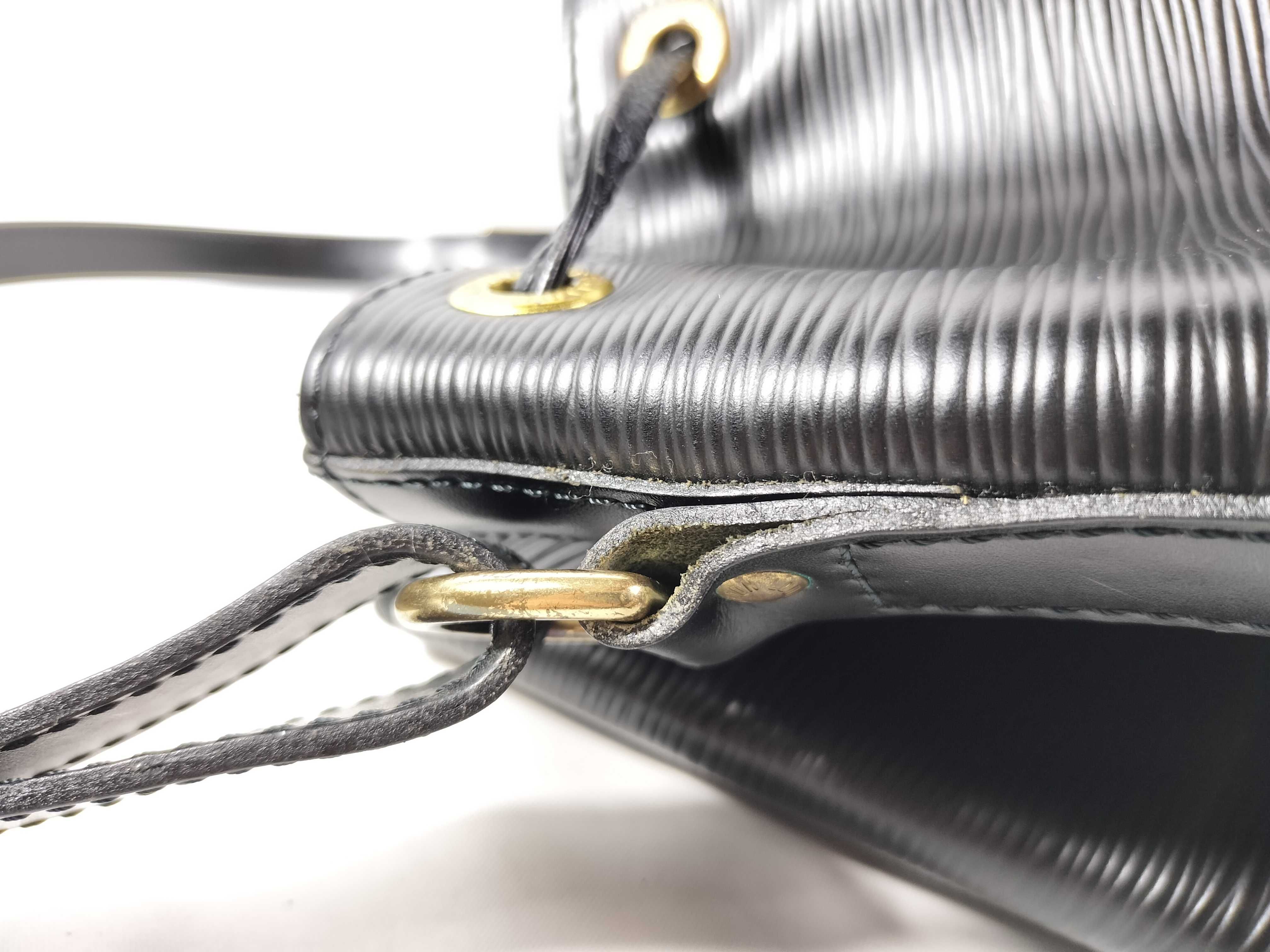 Epi Leather Noe Shoulder Bag (M59002) - Handbag — view 4