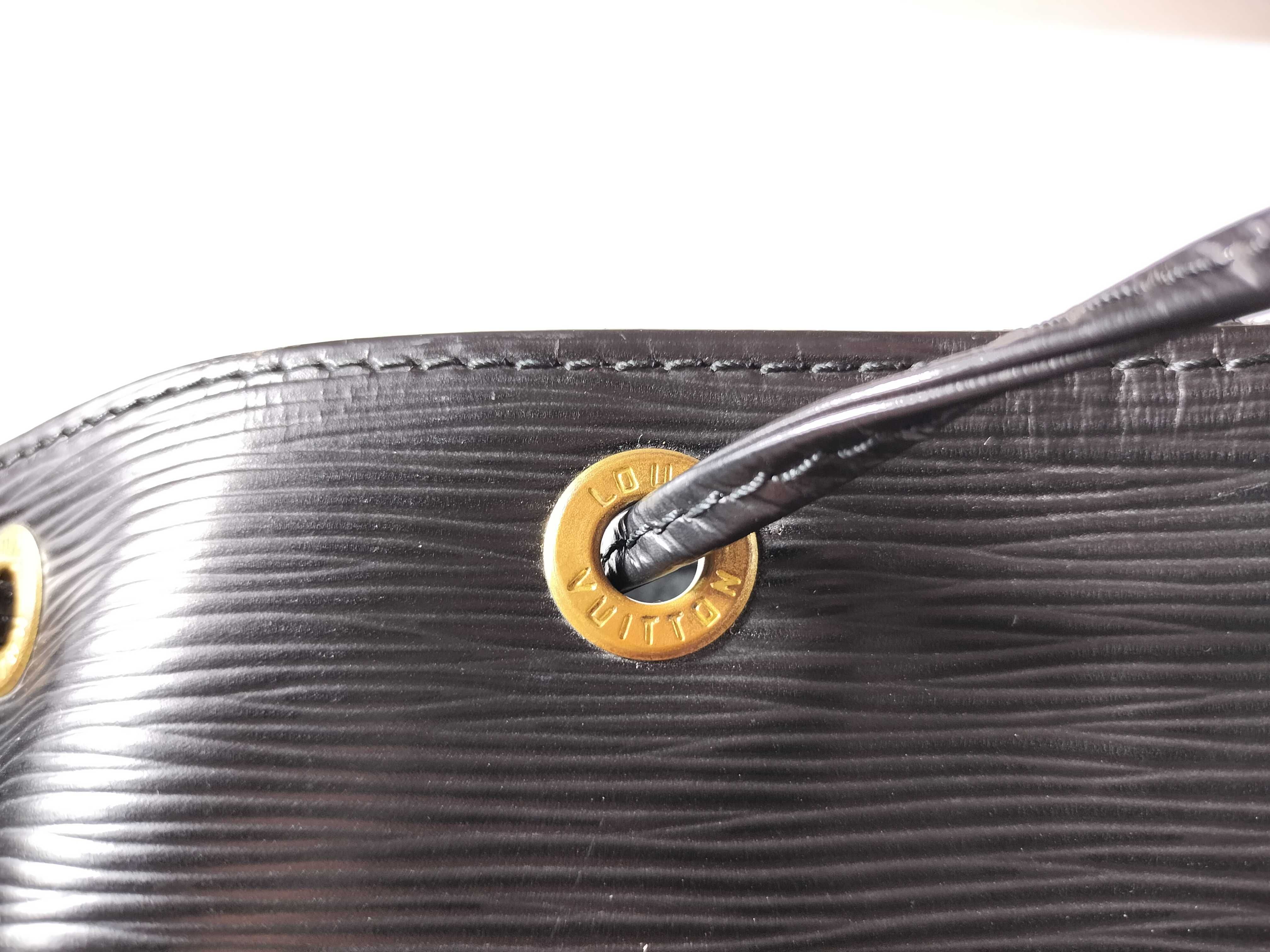 Epi Leather Noe Shoulder Bag (M59002) - Handbag — view 10