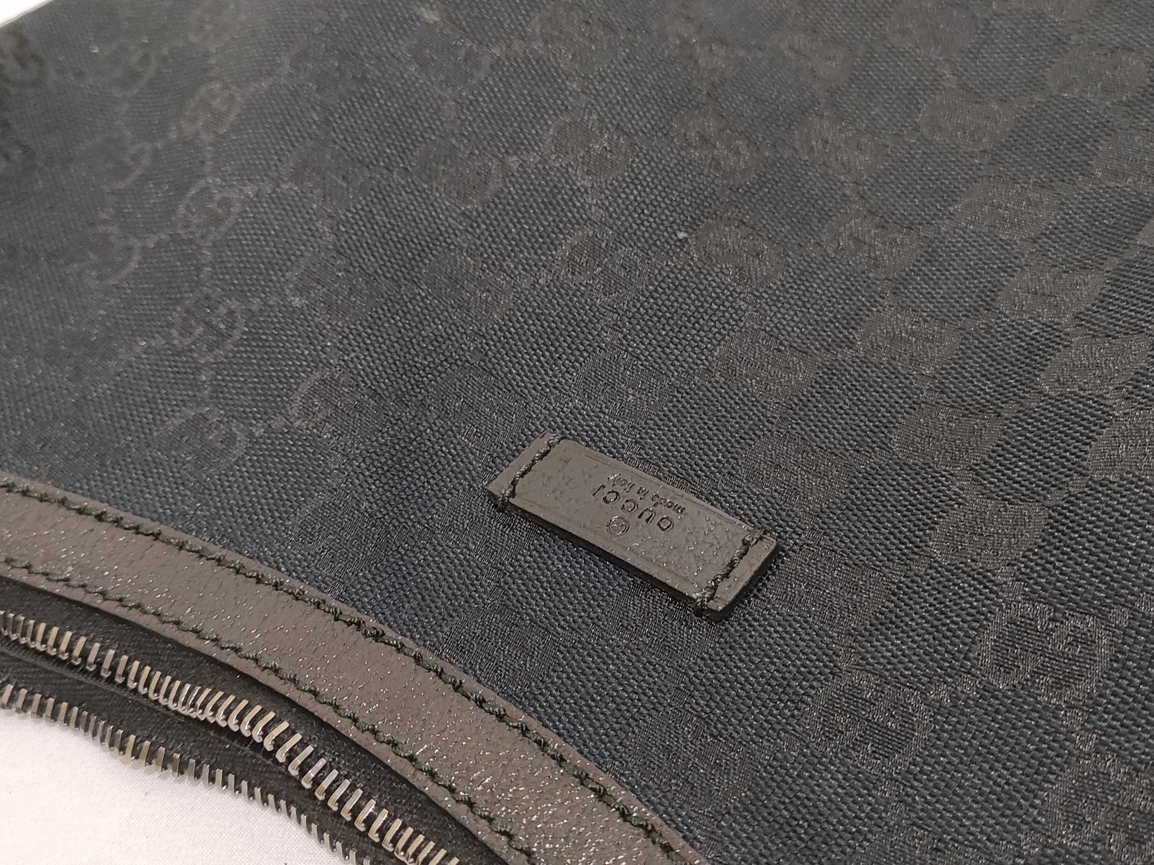 GG Canvas Shoulder Bag — view 15