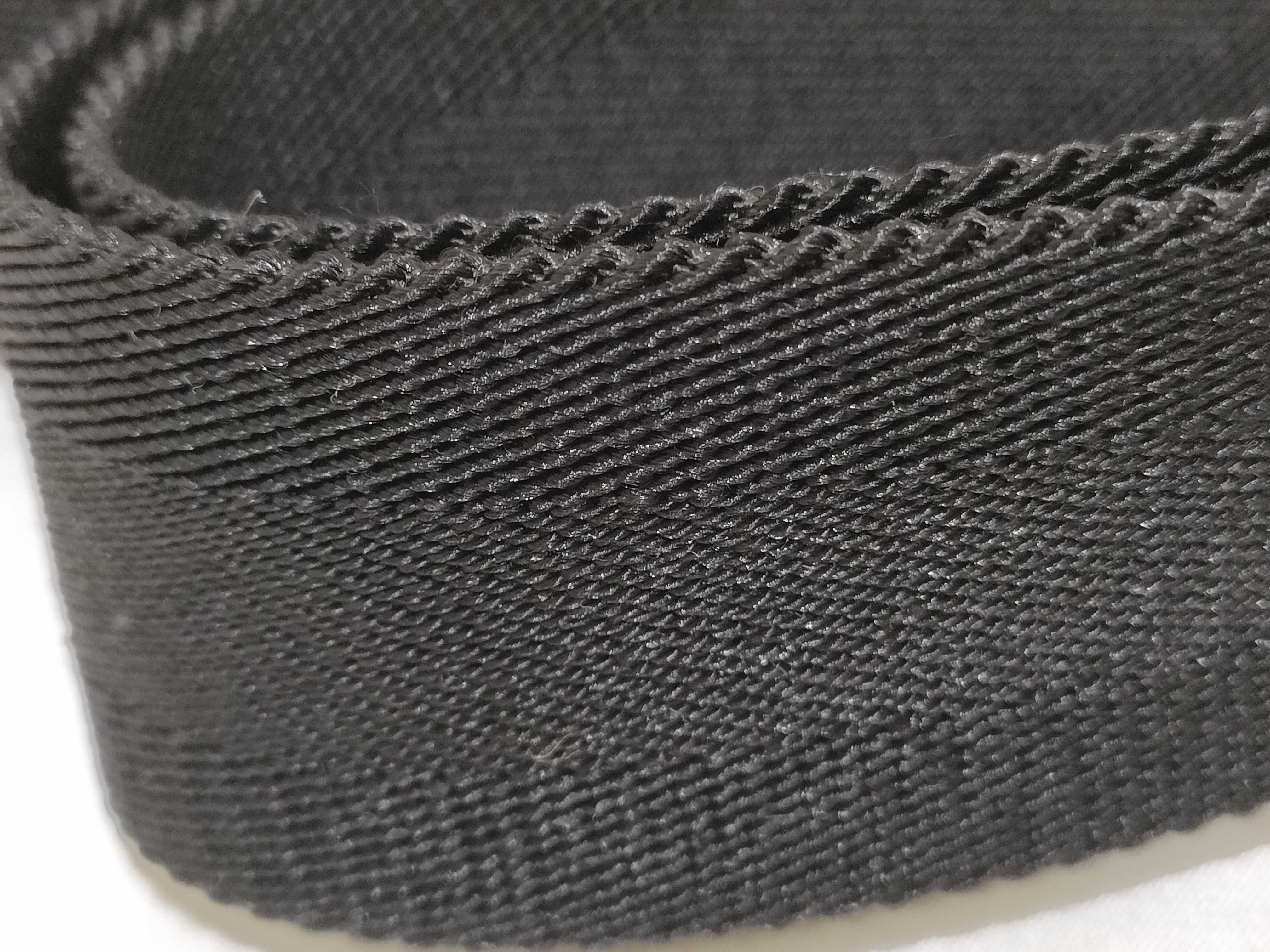 GG Canvas Shoulder Bag — view 4