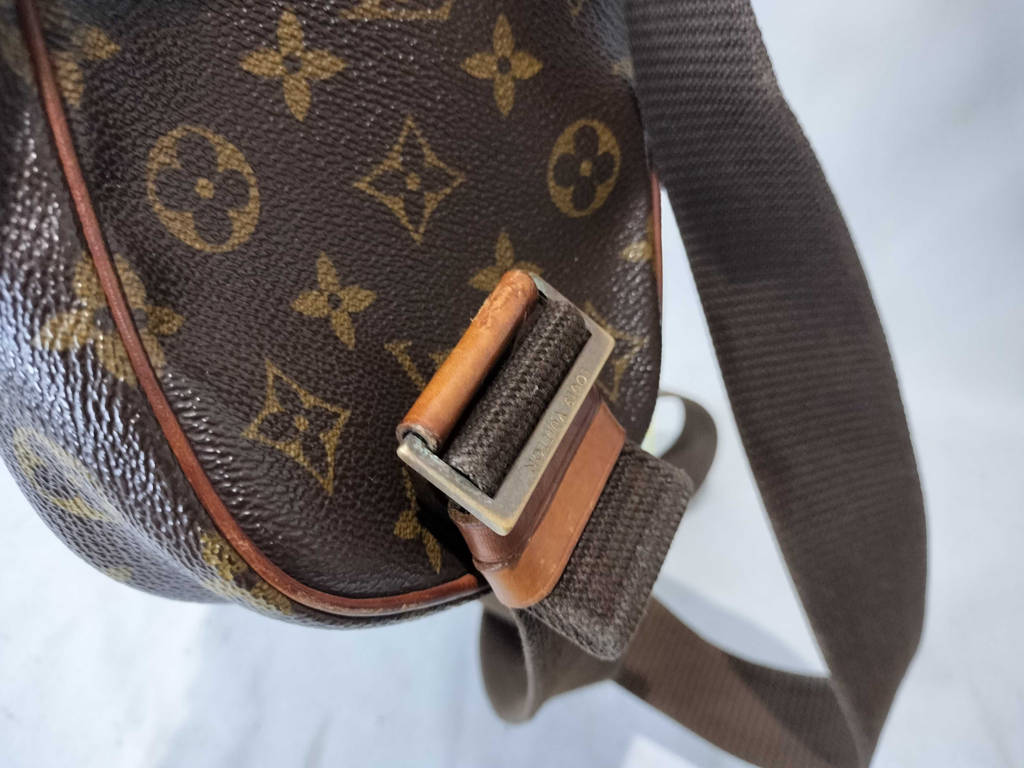 Monogram Pochette Gange CA1003 Shoulder Bag — view 5