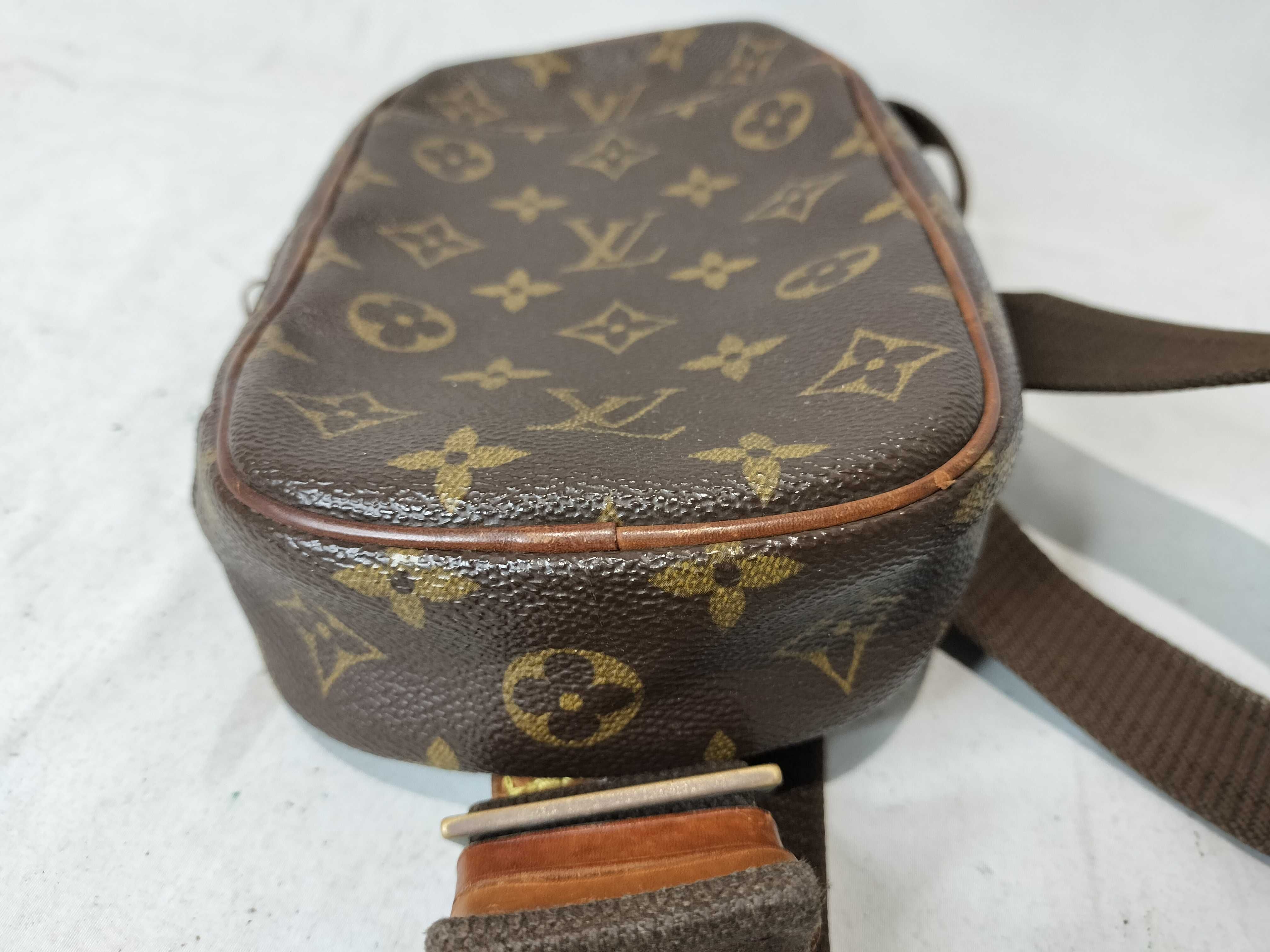 Monogram Pochette Gange CA1003 Shoulder Bag — view 7