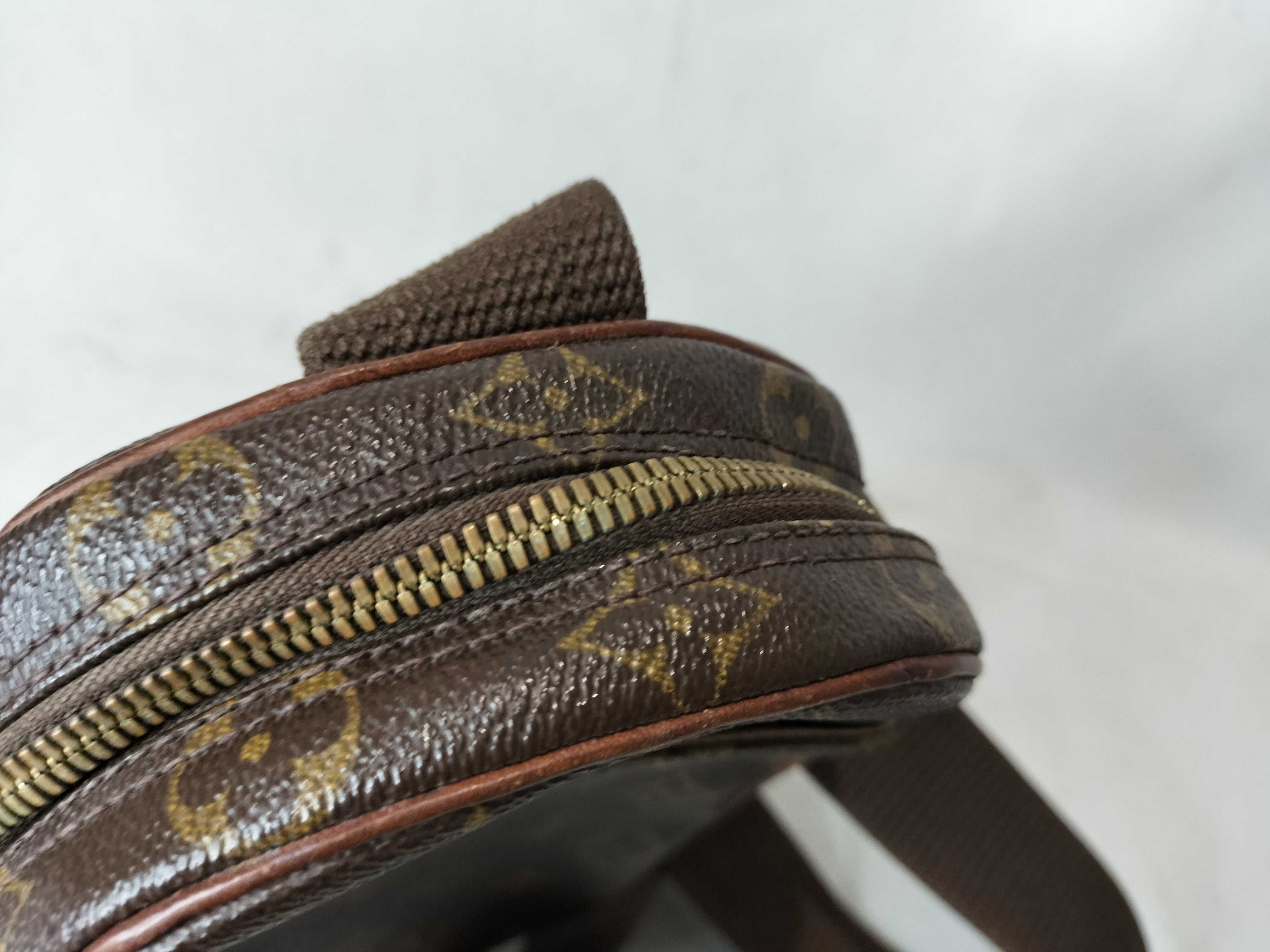 Monogram Pochette Gange CA1003 Shoulder Bag — view 8