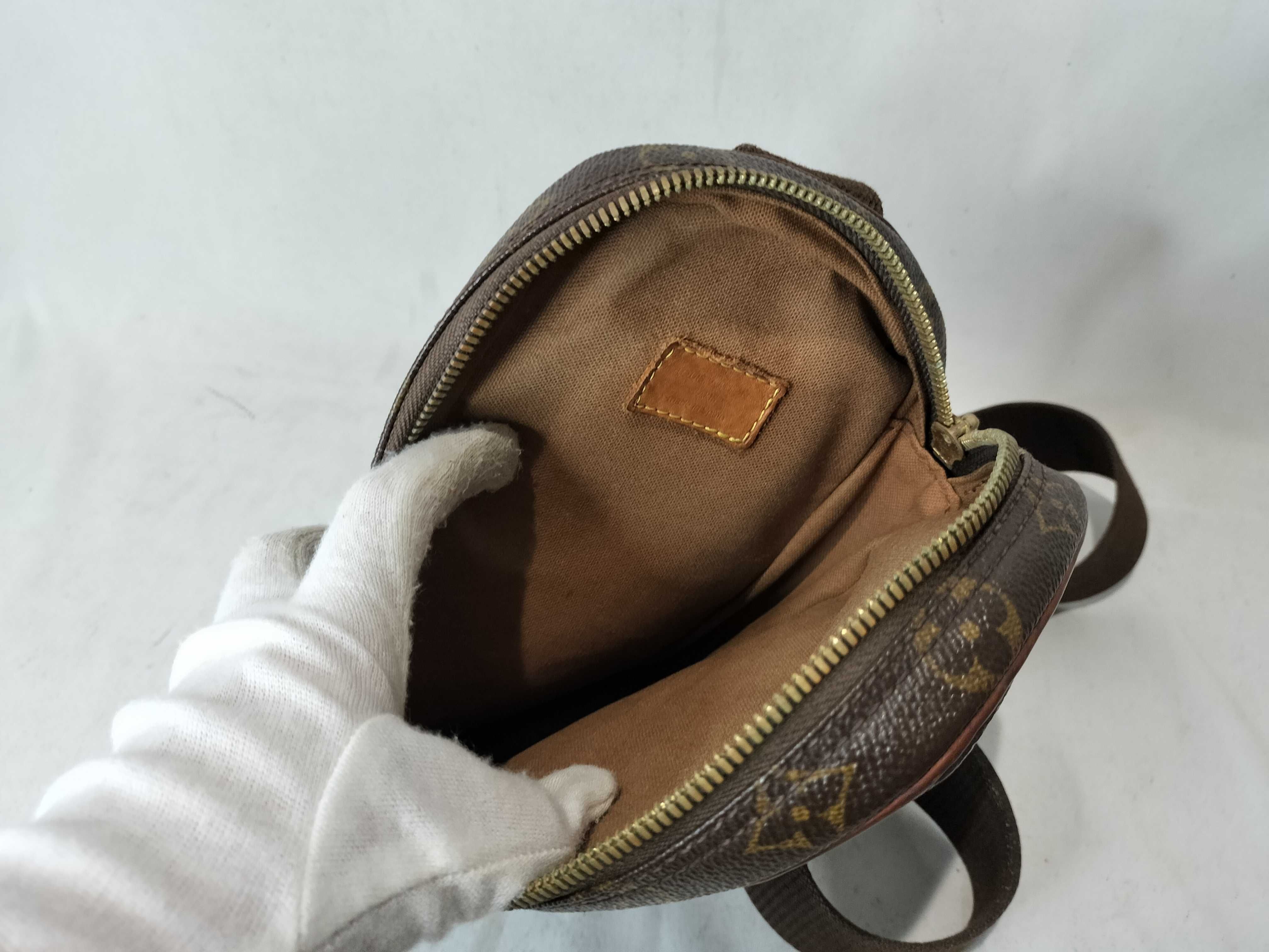 Monogram Pochette Gange CA1003 Shoulder Bag — view 9