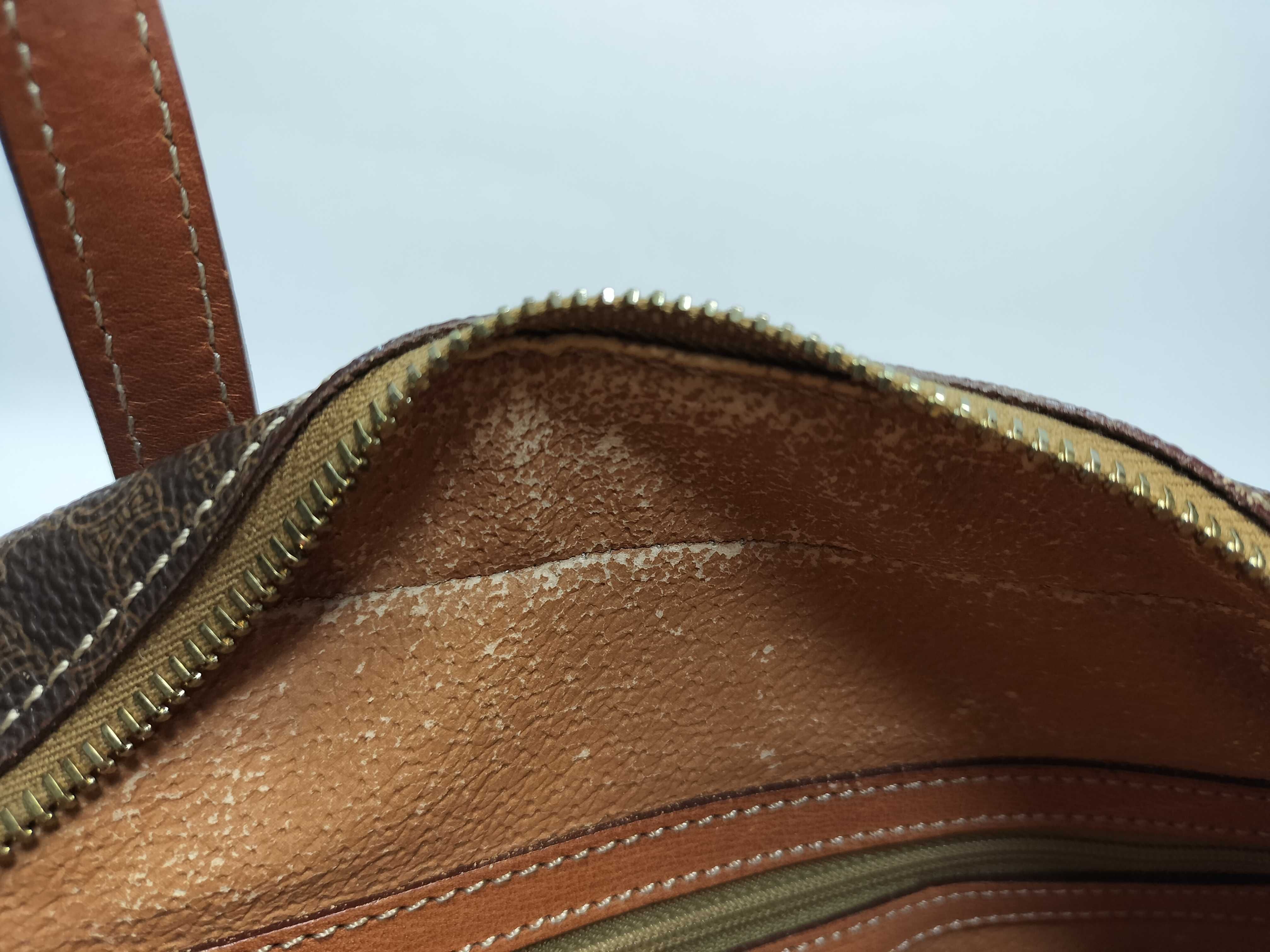 mc96 handbag (with some peeling inside) — view 15