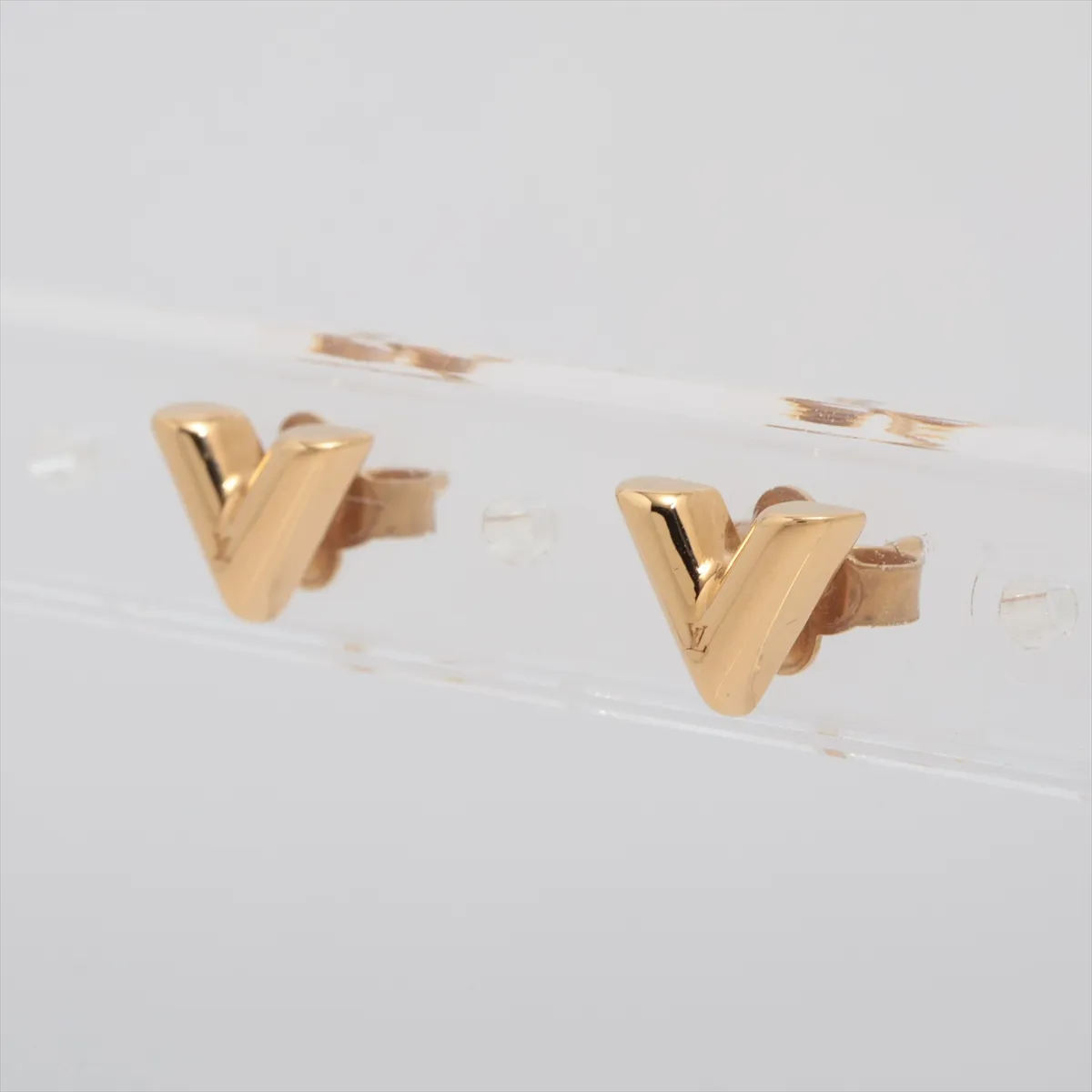 M68153 Essential V LE5204 Earrings (Pair) GP Gold - — view 3