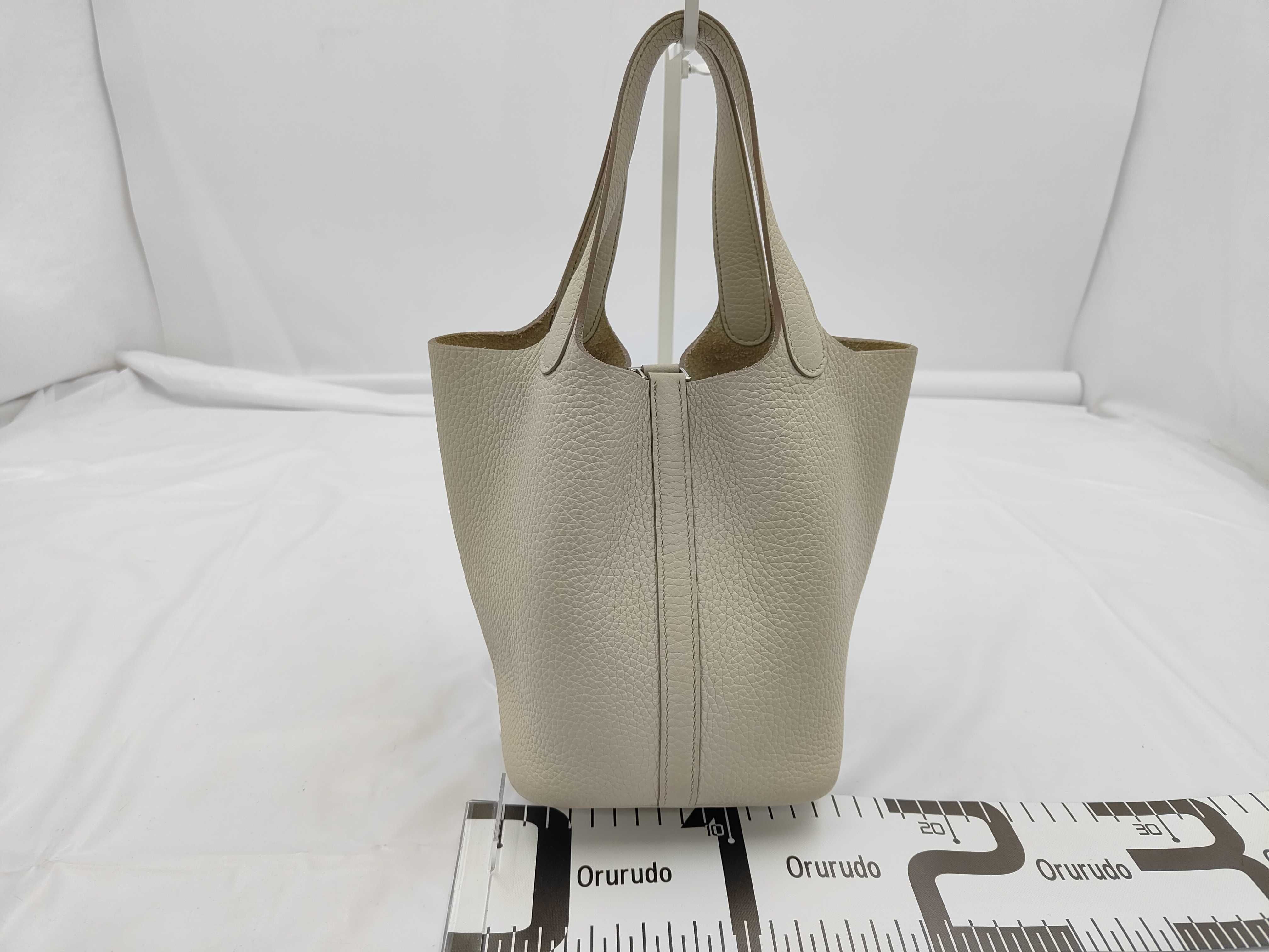 Picotin Lock PM handbag, Taurillon leather, silver hardware, W stamp. — view 2