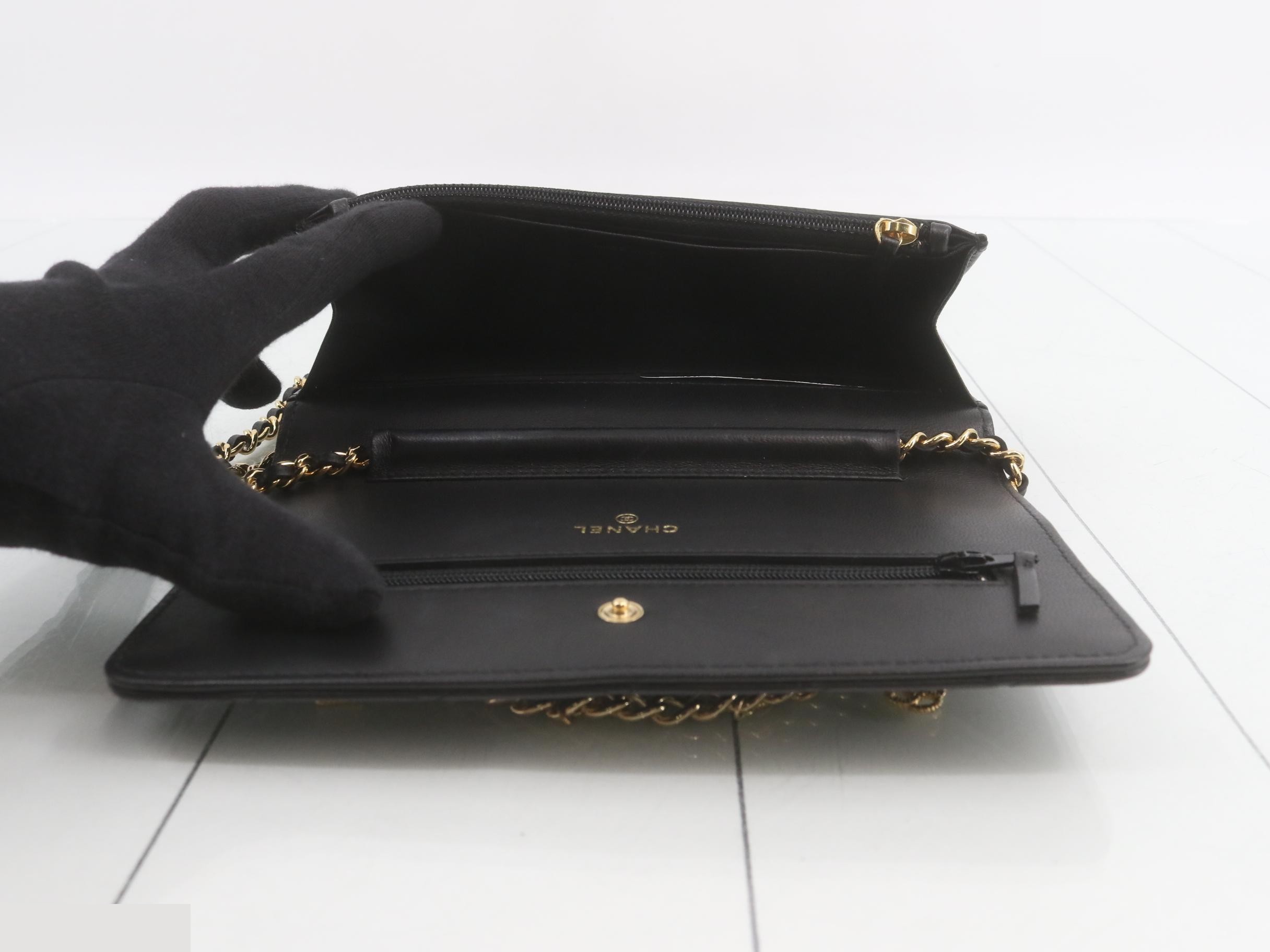 Matelassé Lambskin Charm Chain Wallet — view 4
