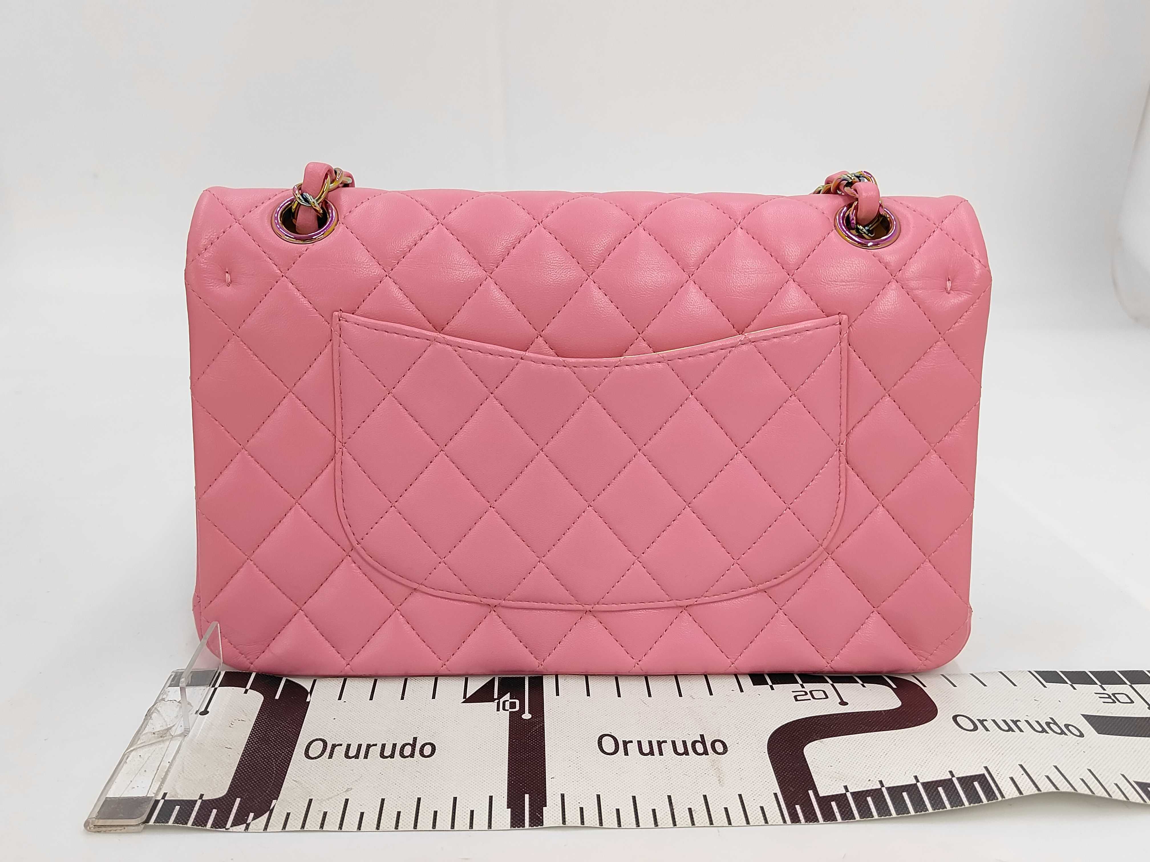 Matelassé 25 Lambskin Pink Double Flap Shoulder Bag (Serial Number 31) — view 2