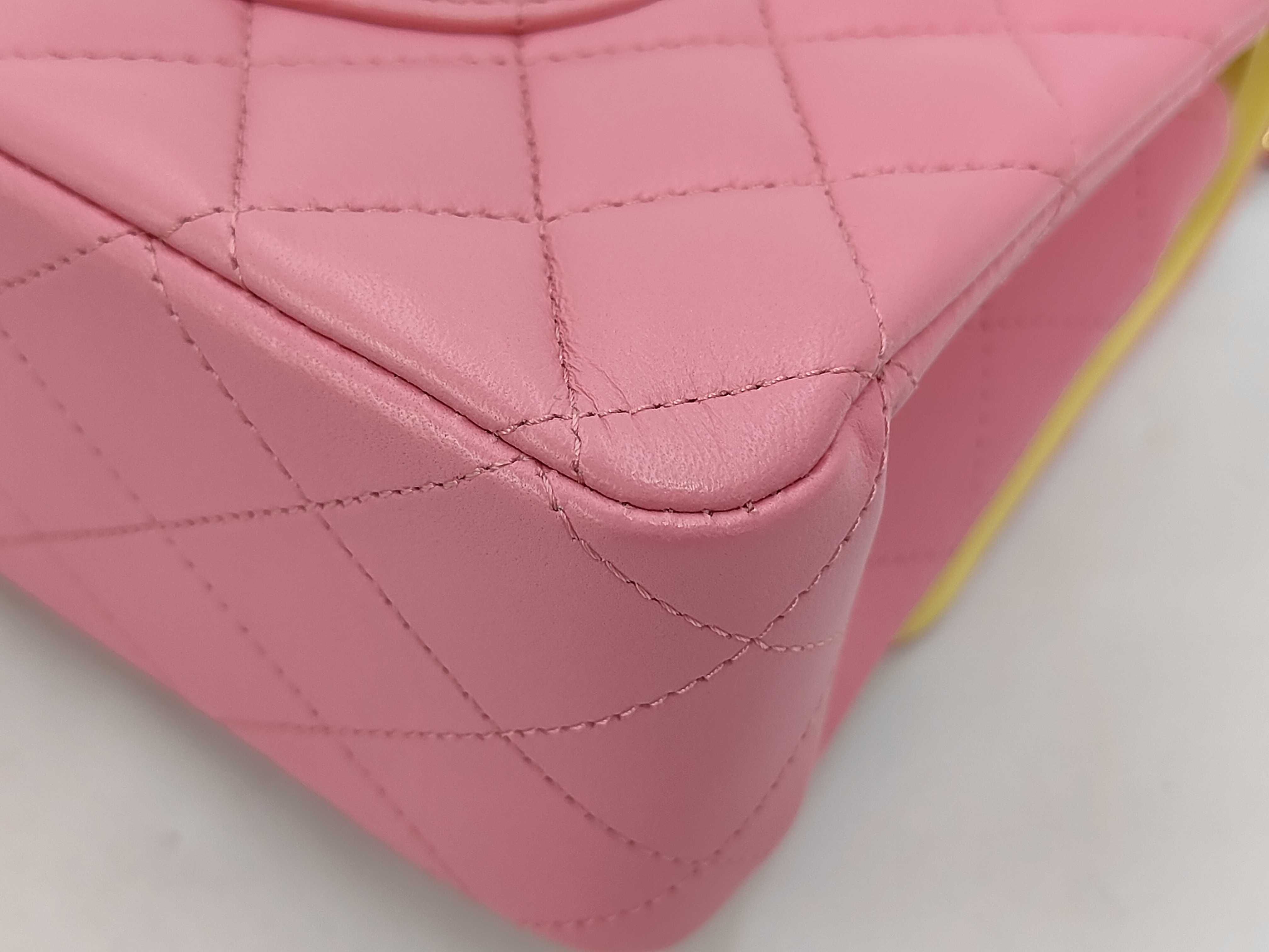 Matelassé 25 Lambskin Pink Double Flap Shoulder Bag (Serial Number 31) — view 3