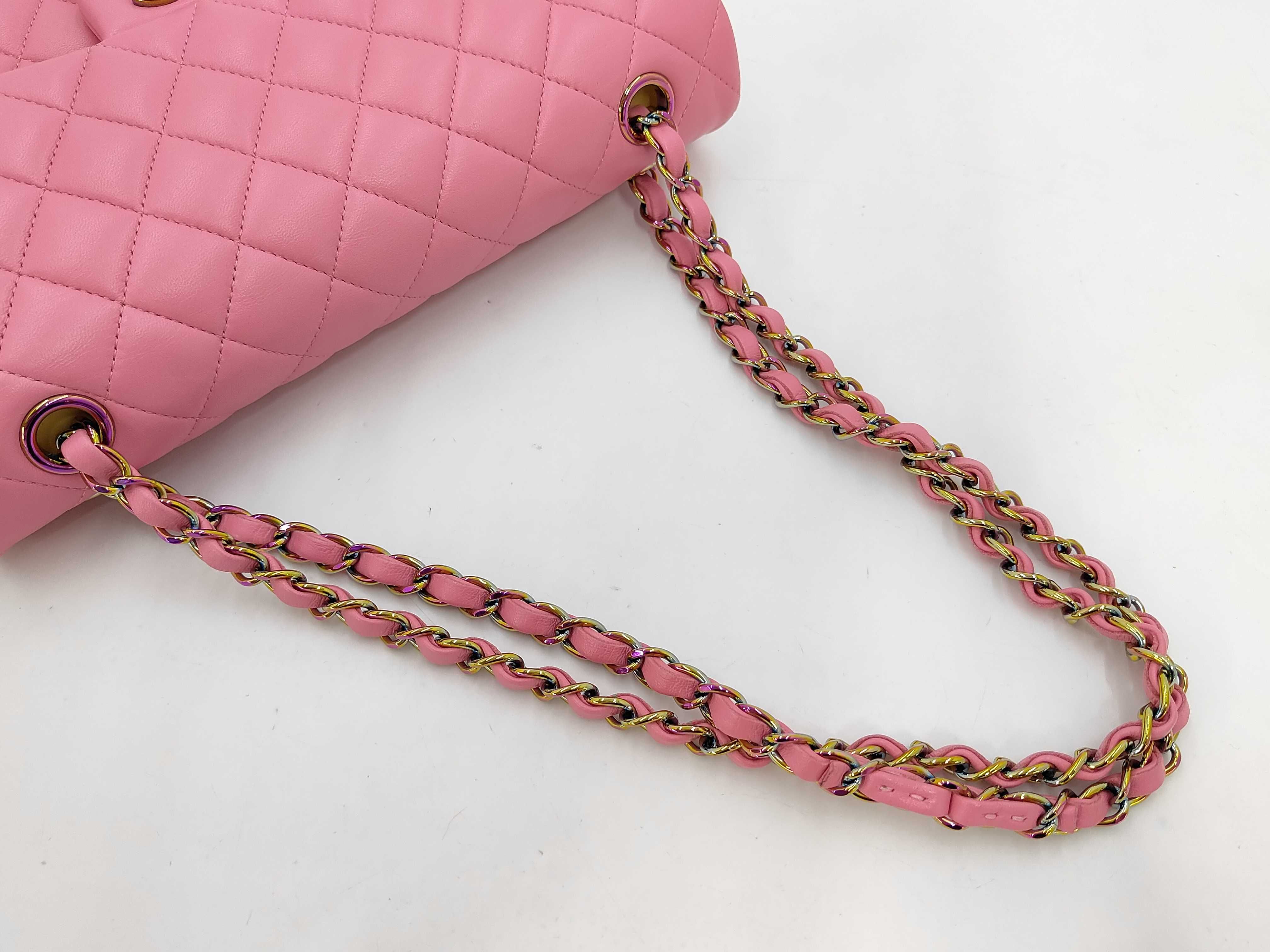 Matelassé 25 Lambskin Pink Double Flap Shoulder Bag (Serial Number 31) — view 5