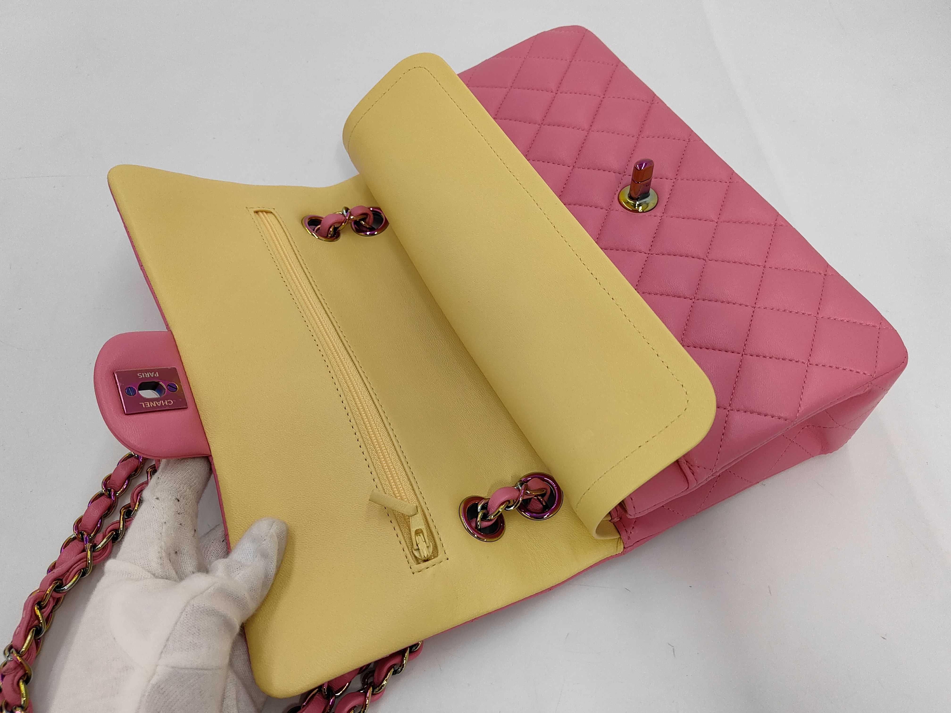 Matelassé 25 Lambskin Pink Double Flap Shoulder Bag (Serial Number 31) — view 8