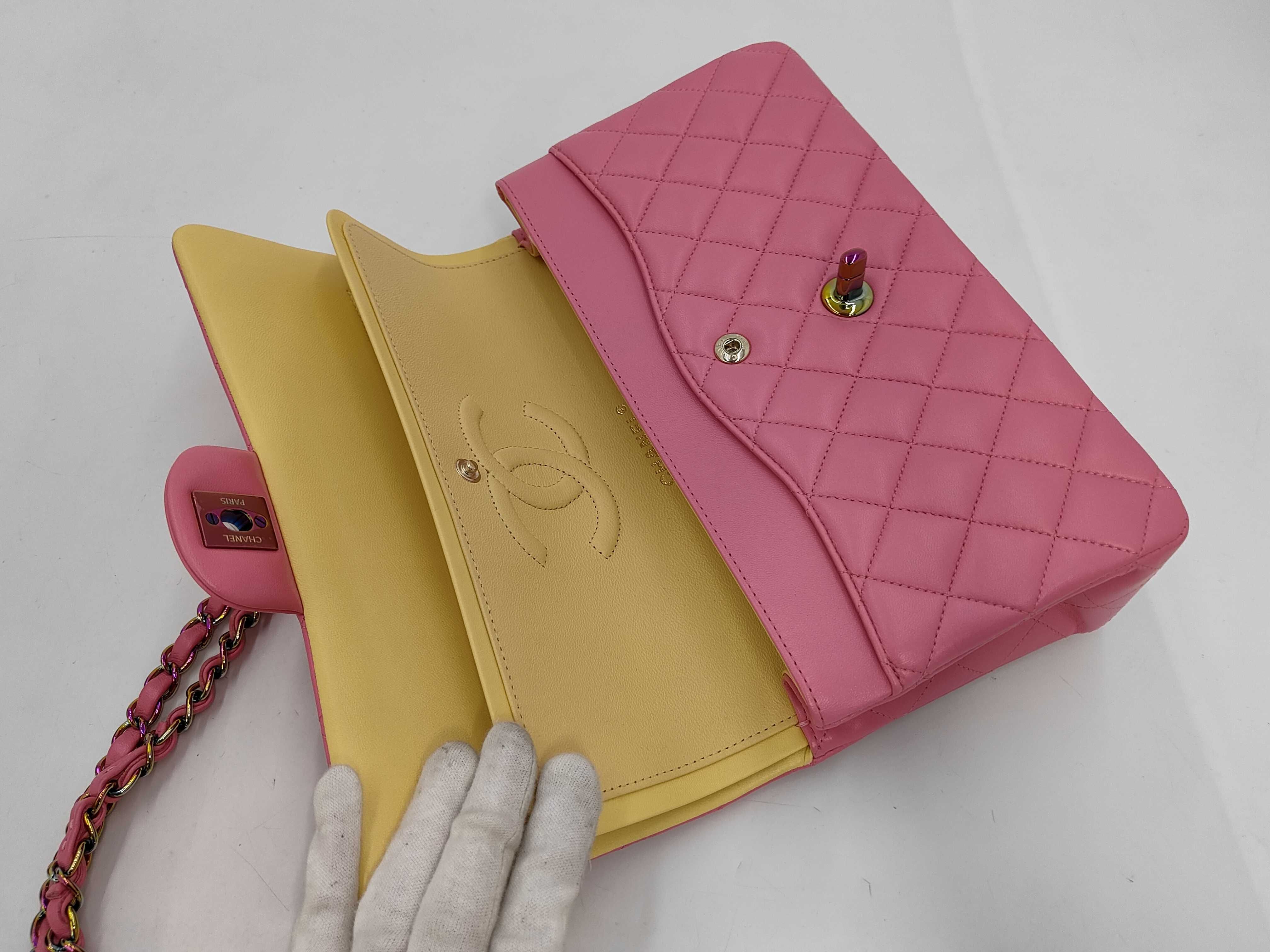 Matelassé 25 Lambskin Pink Double Flap Shoulder Bag (Serial Number 31) — view 9