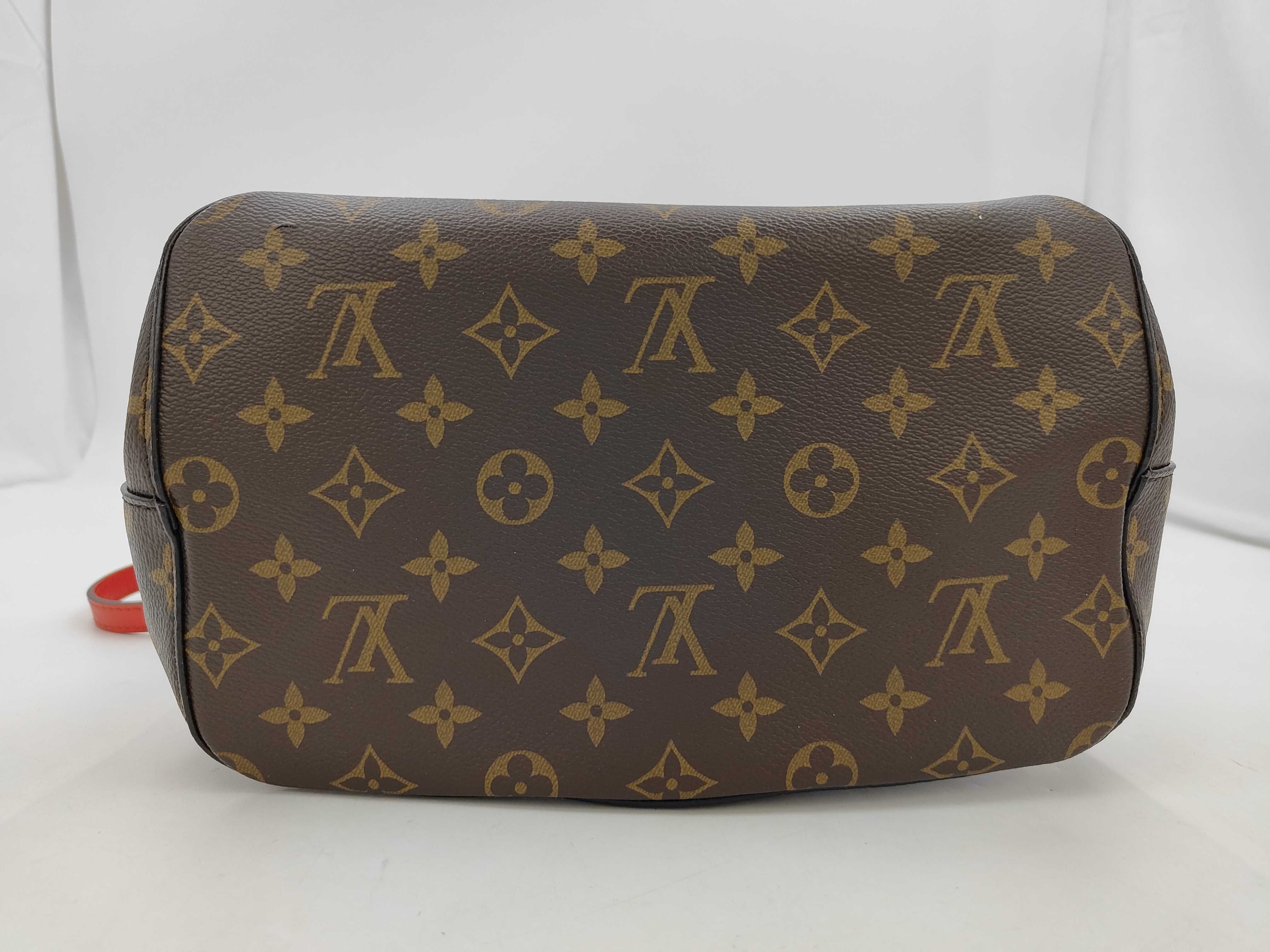 Monogram NeoNoe M44021 BE0251 RFID detected shoulder bag — view 3