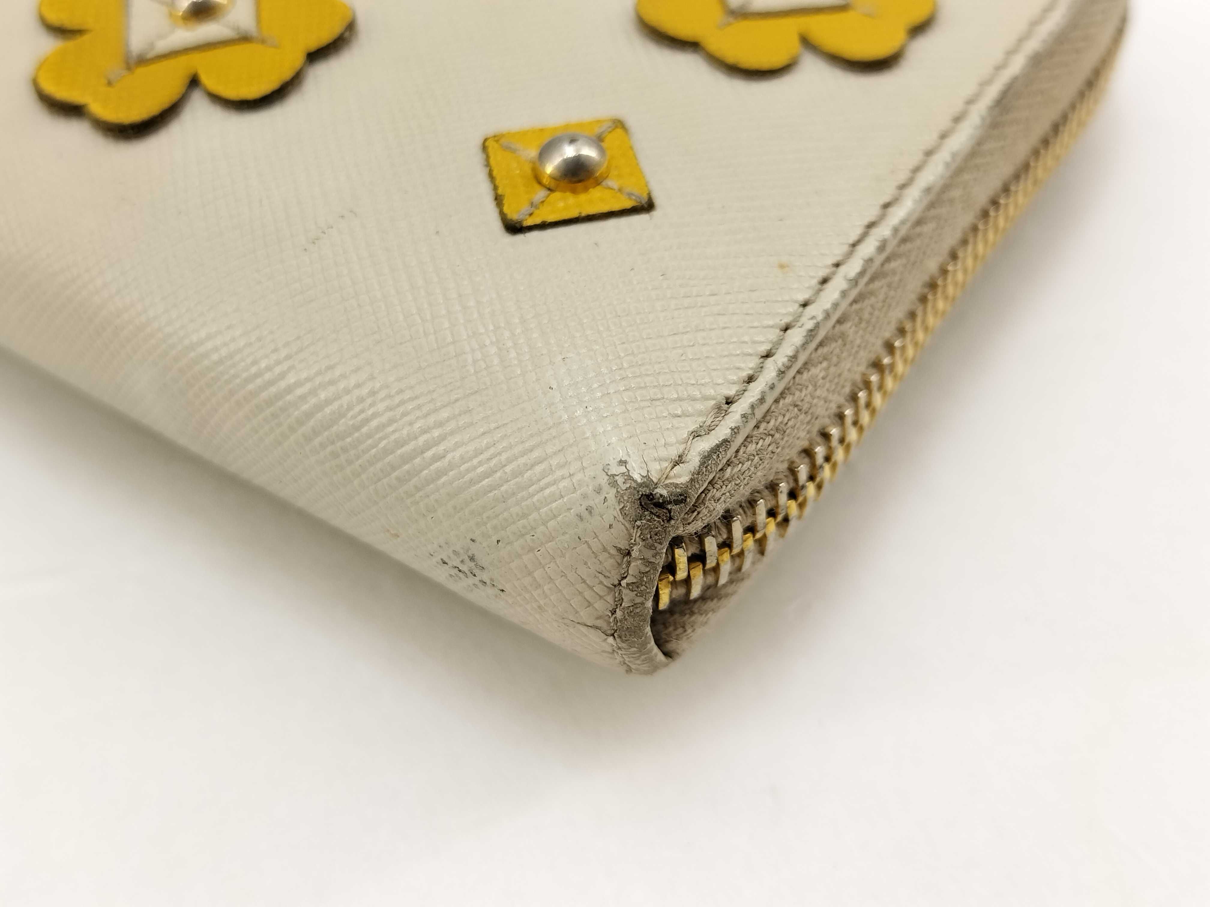 Long Wallet, Round Zipper, Flower Motif, Leather, 1M0506, Beige — view 4