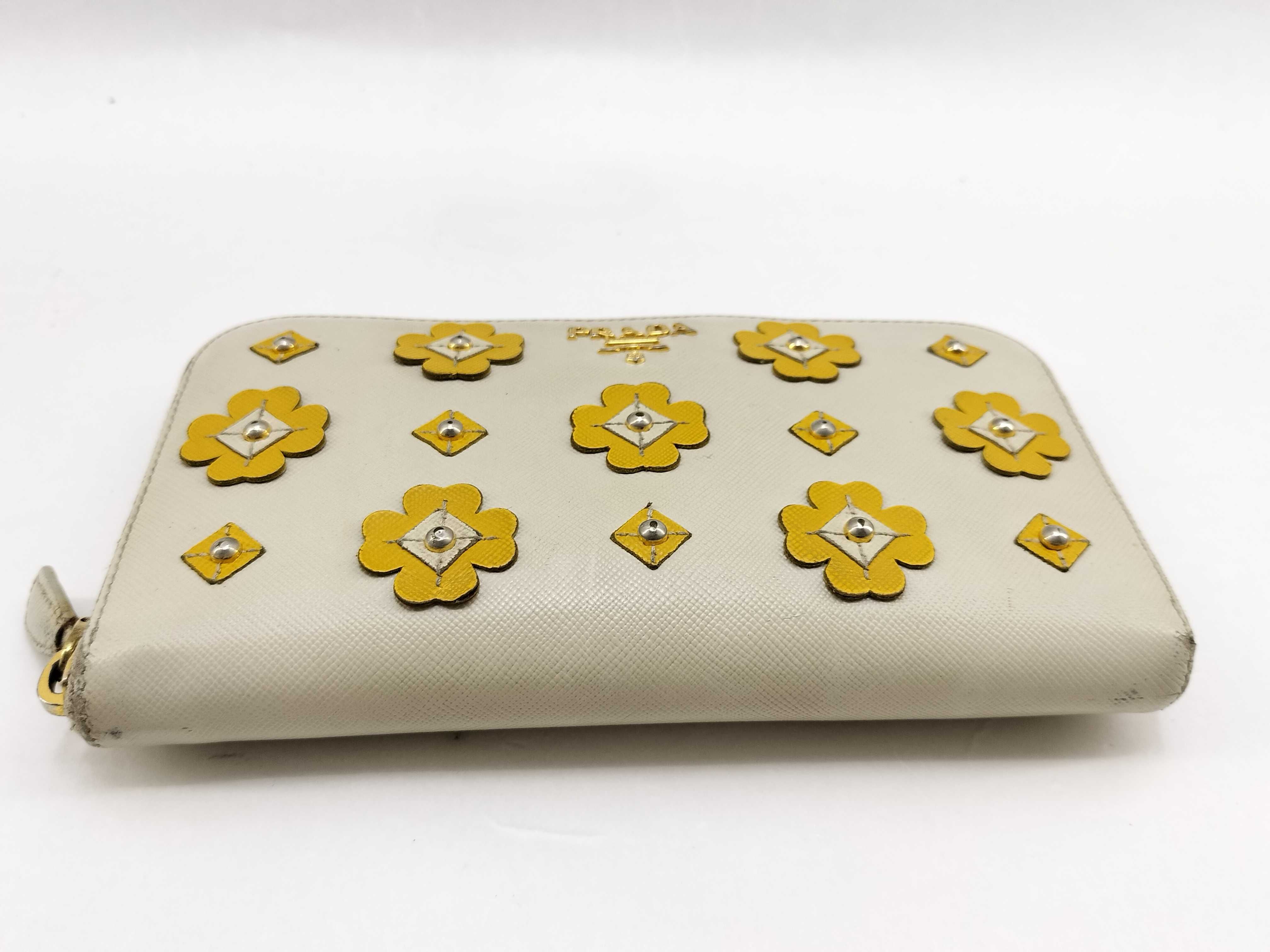 Long Wallet, Round Zipper, Flower Motif, Leather, 1M0506, Beige — view 5