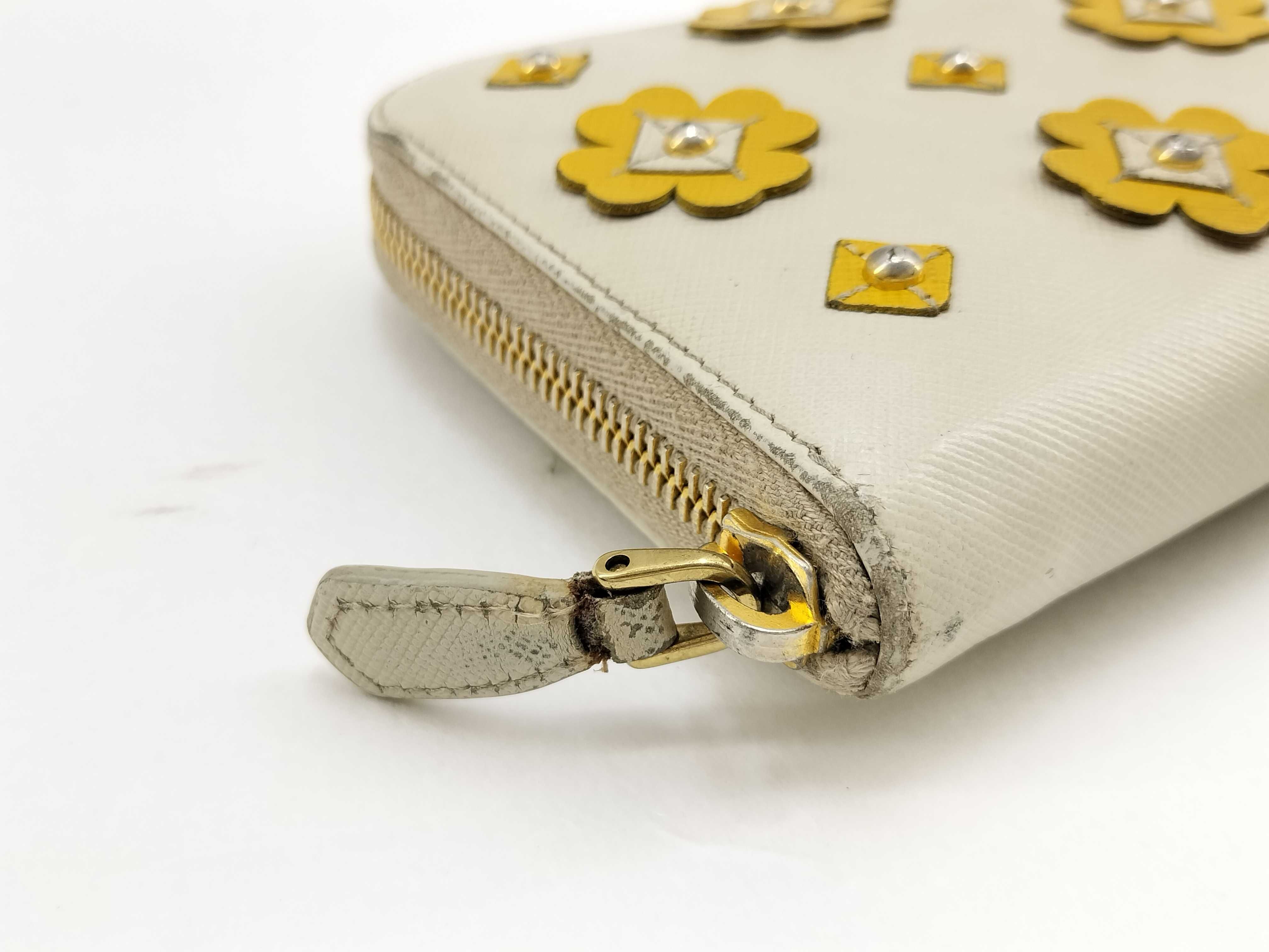 Long Wallet, Round Zipper, Flower Motif, Leather, 1M0506, Beige — view 6