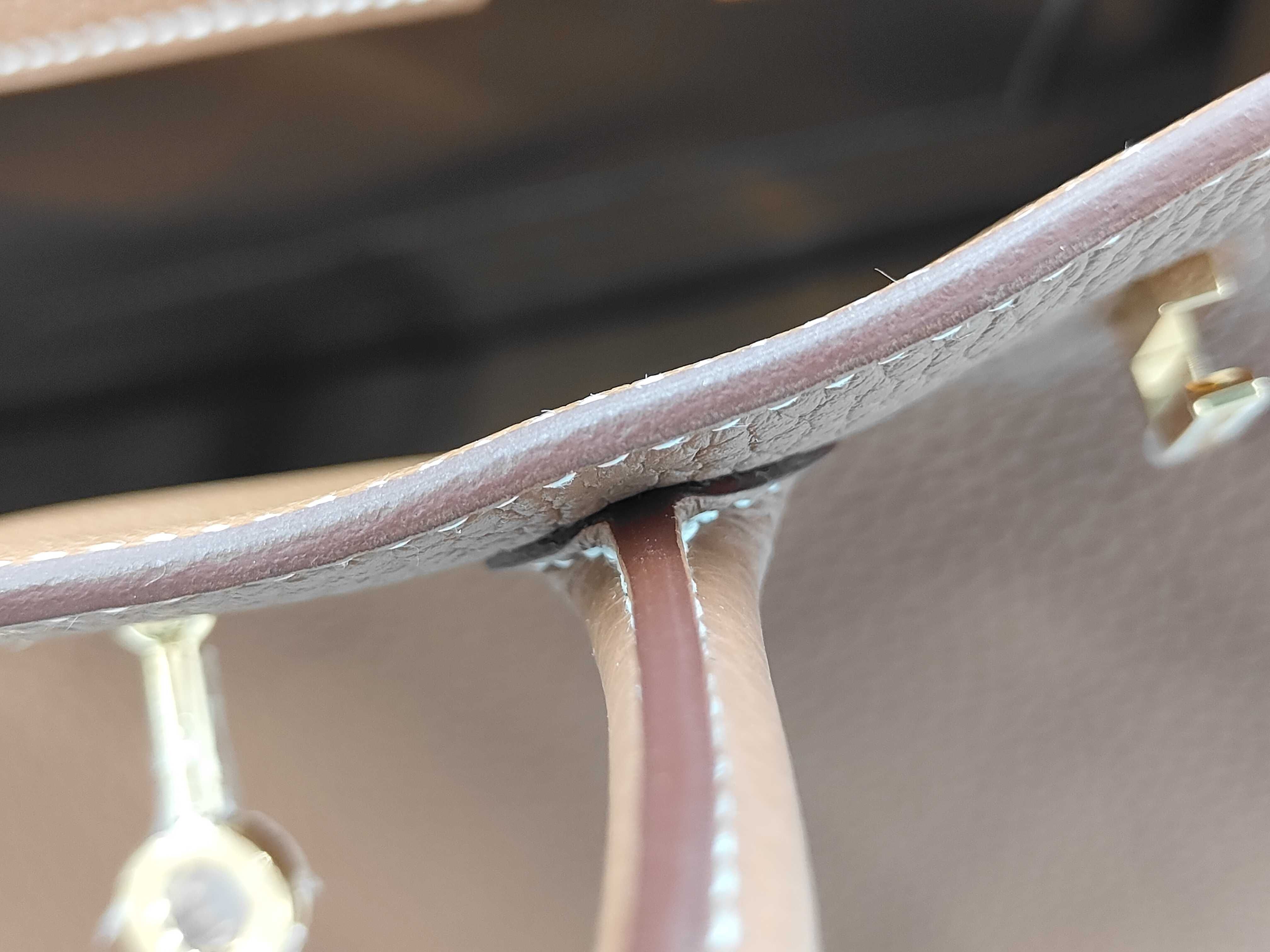 Birkin 25 Gold Togo Leather Handbag with Gold Hardware (G Stamp) — view 11