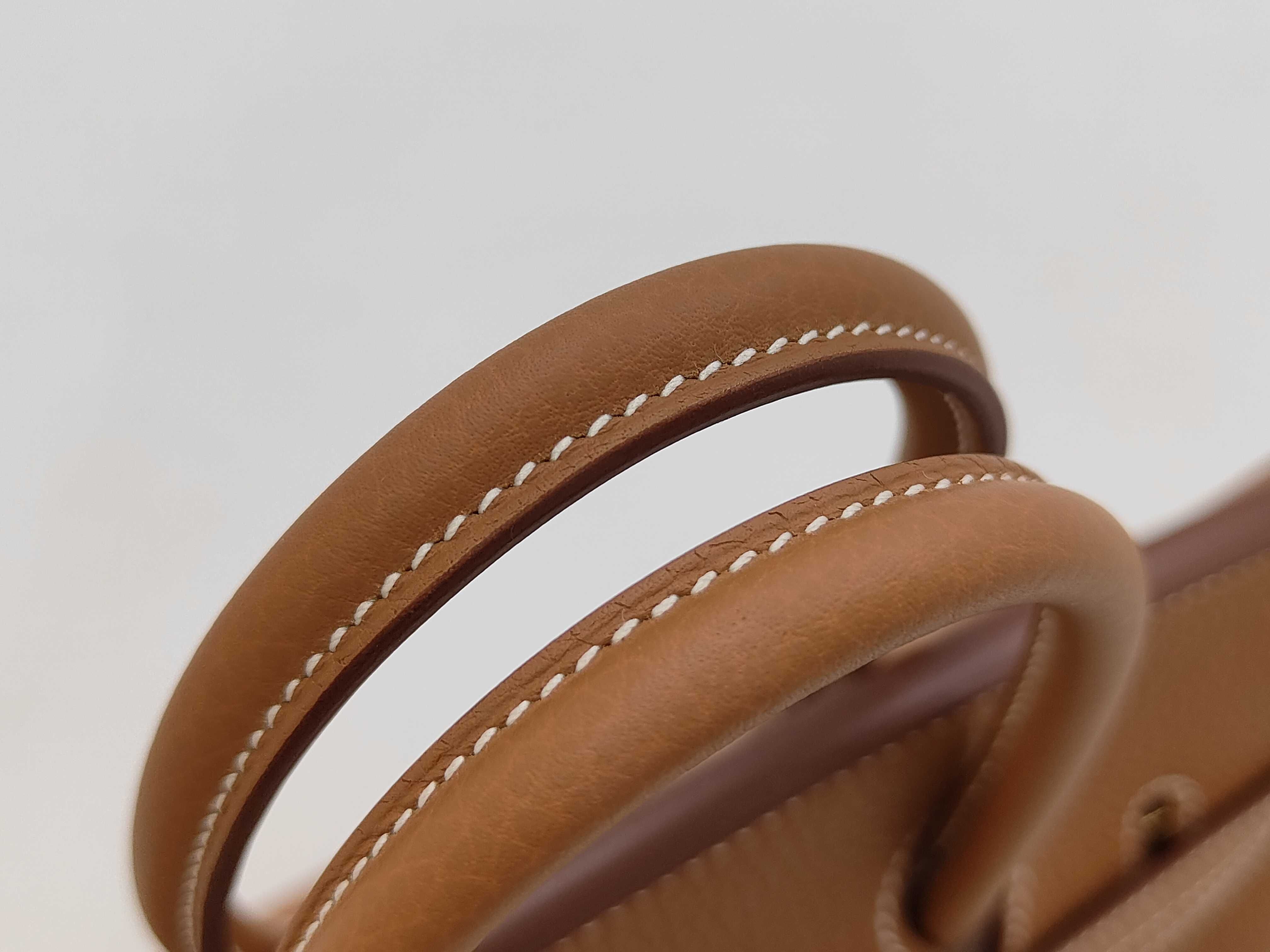 Birkin 25 Gold Togo Leather Handbag with Gold Hardware (G Stamp) — view 5