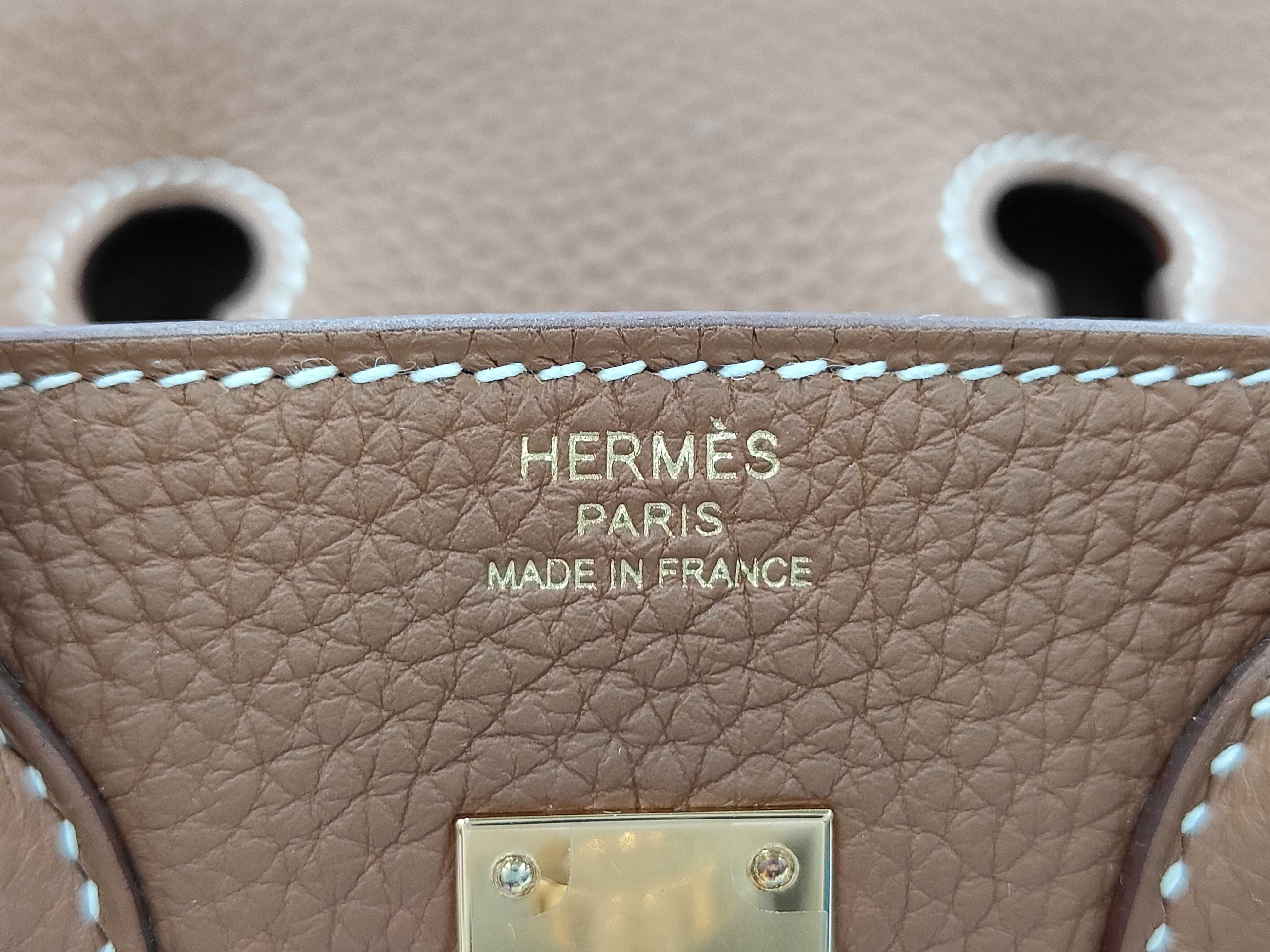 Birkin 25 Gold Togo Leather Handbag with Gold Hardware (G Stamp) — view 9