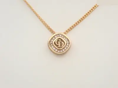 Other lines: Precious metals, necklaces, pendants, chain approximately 44cm