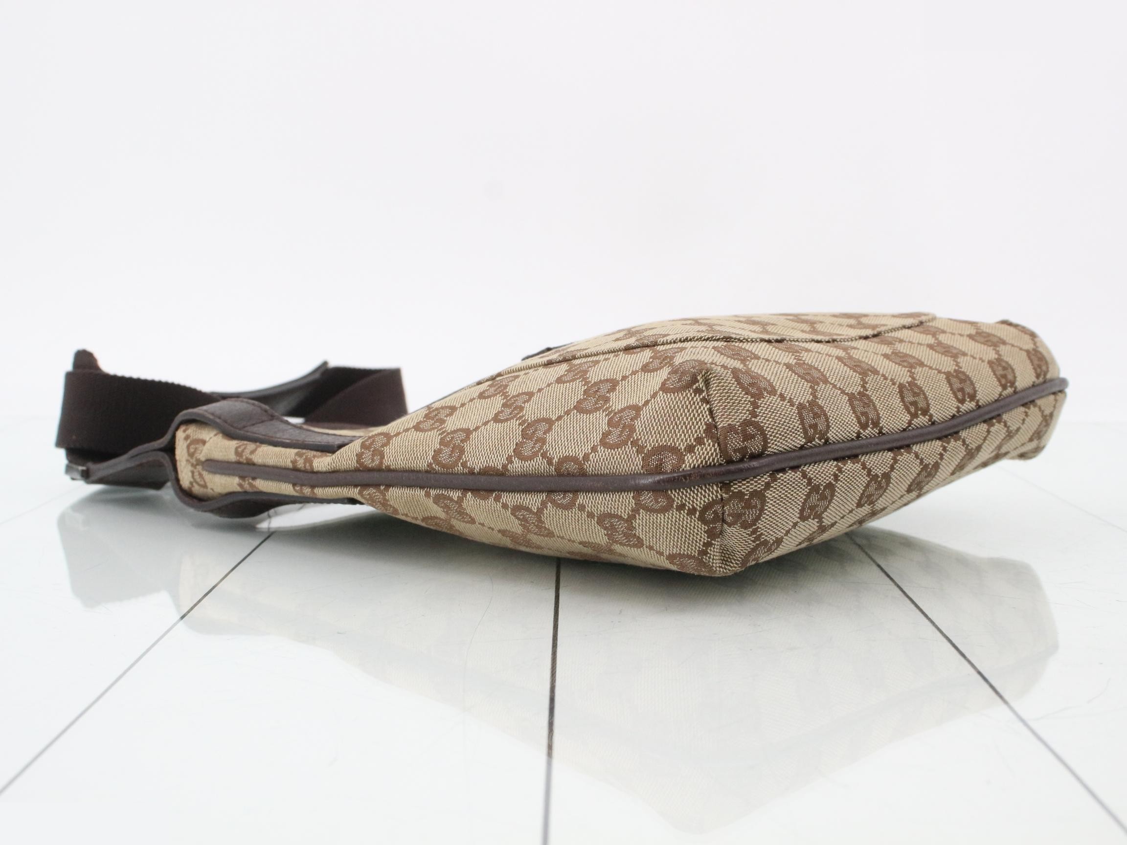 GG Canvas Logo Shoulder Bag — view 5