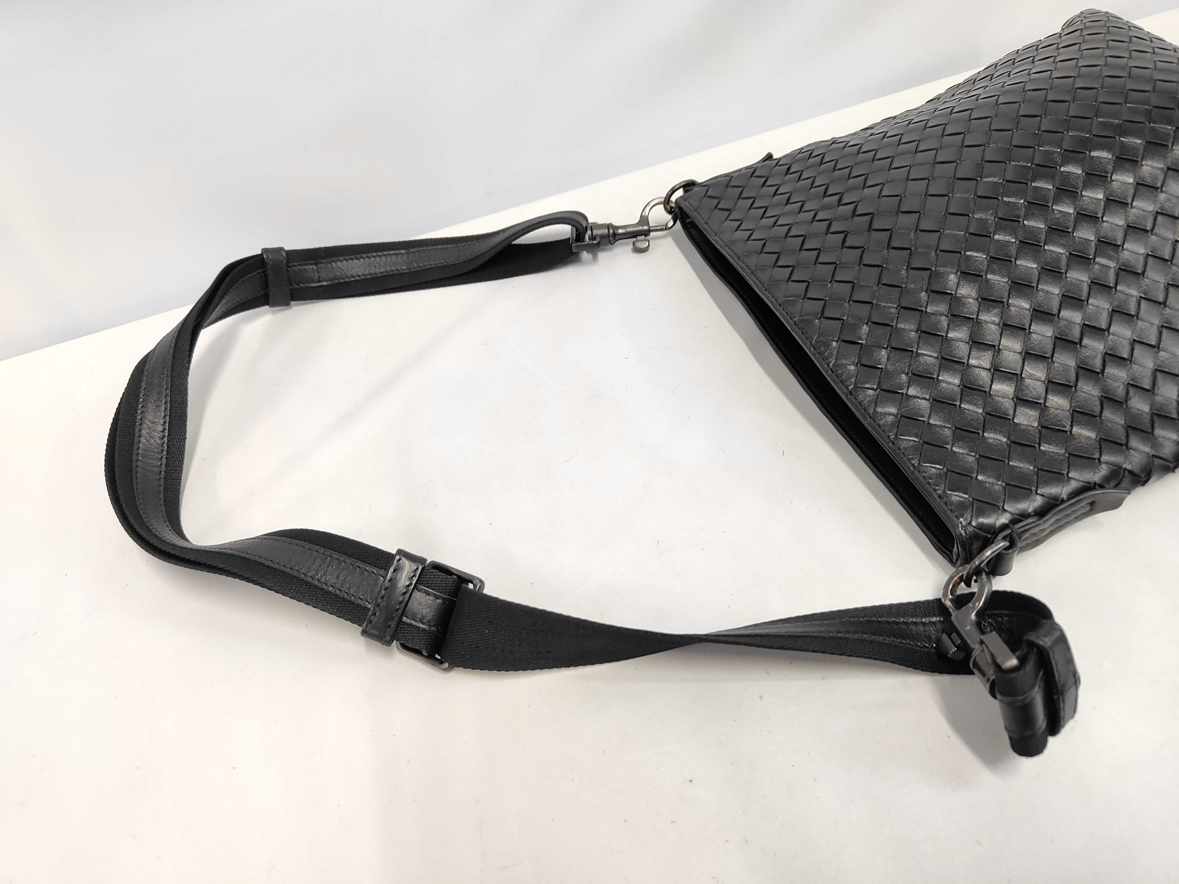Intrecciato Shoulder Bag, Black — view 5