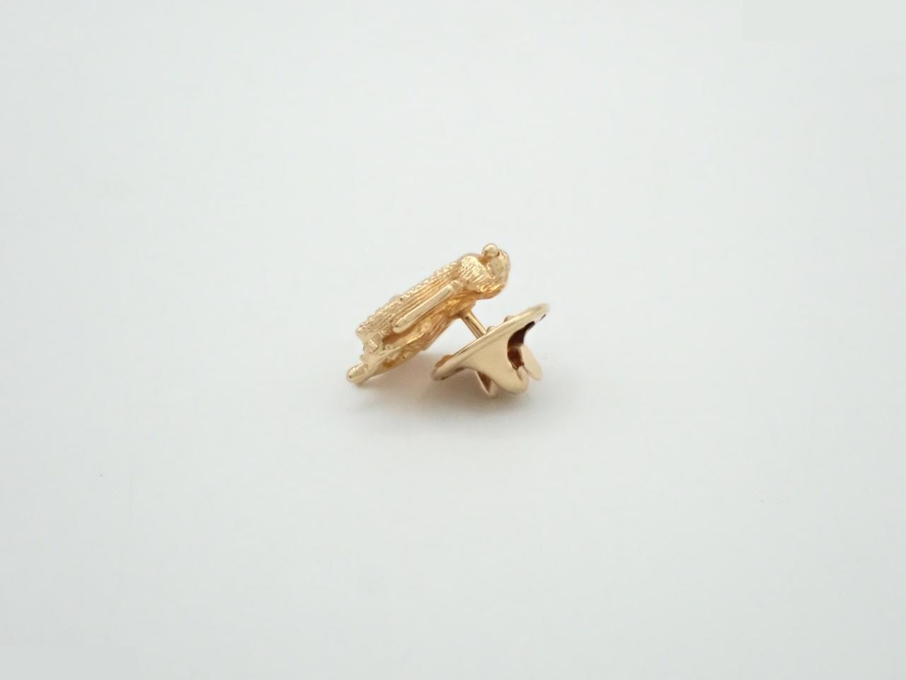 Pin brooch, bee motif — view 3