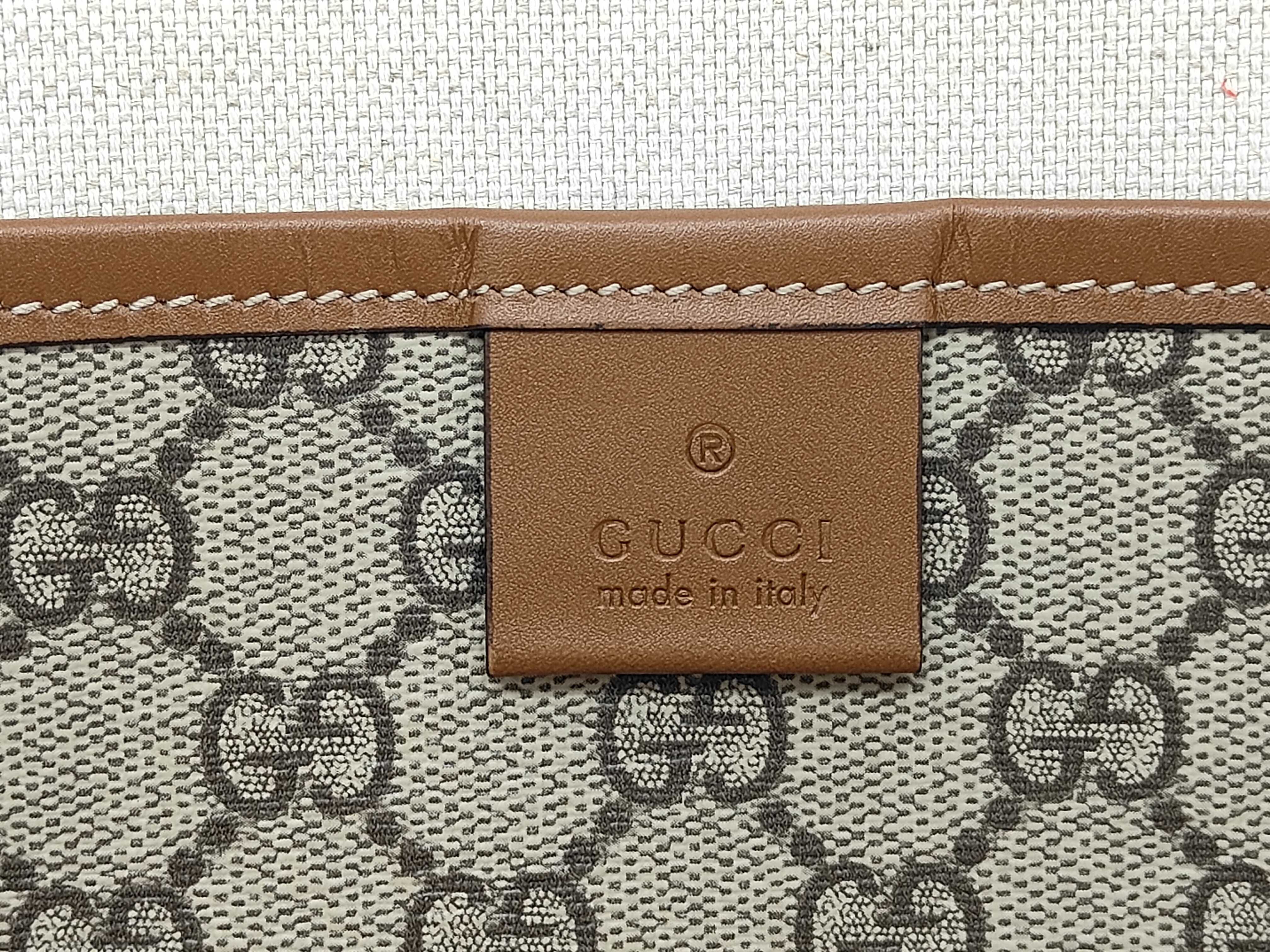 GG Supreme Gucci Tote Bag — view 11