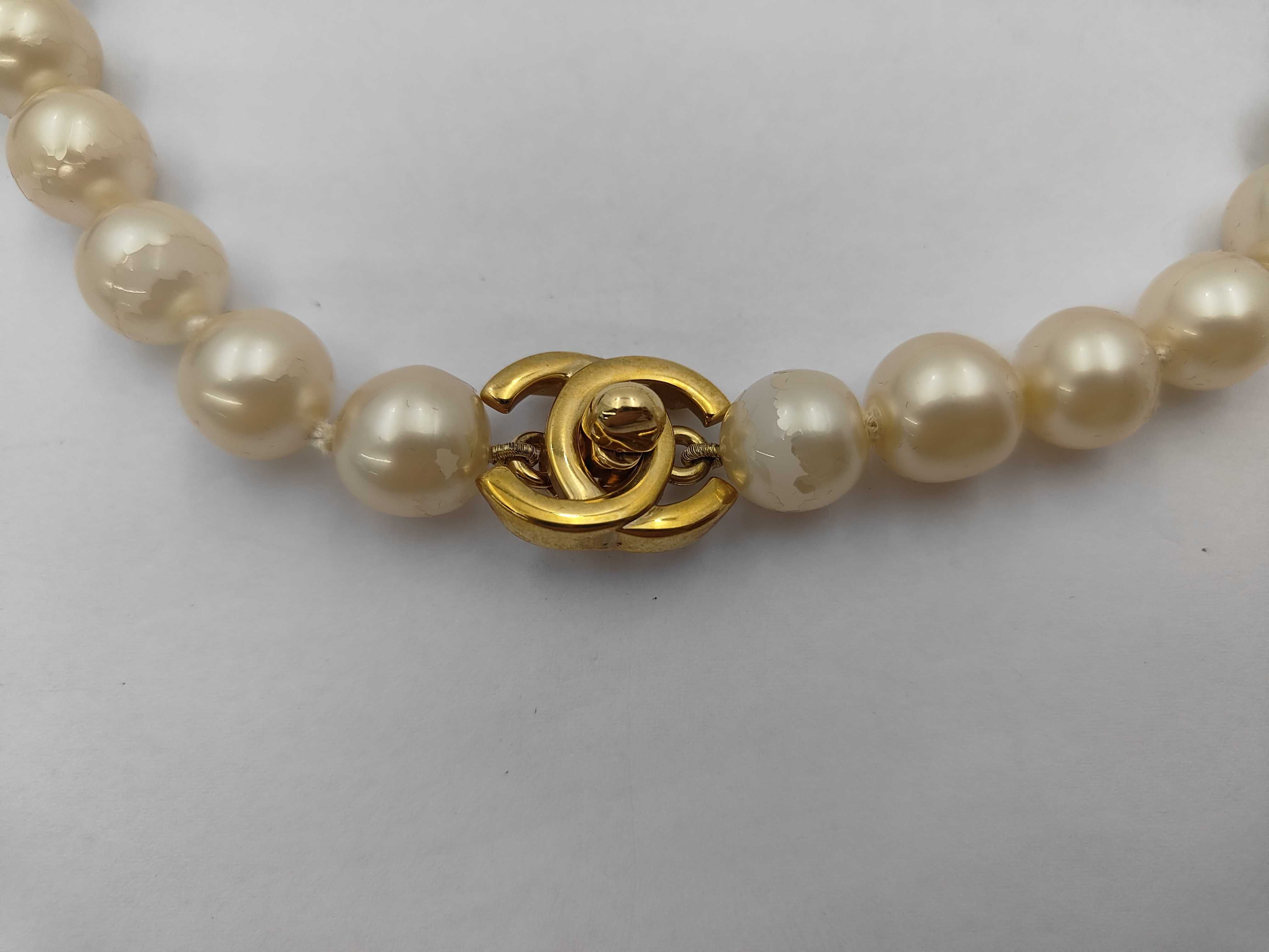 Pearl Necklace F16V Necklace