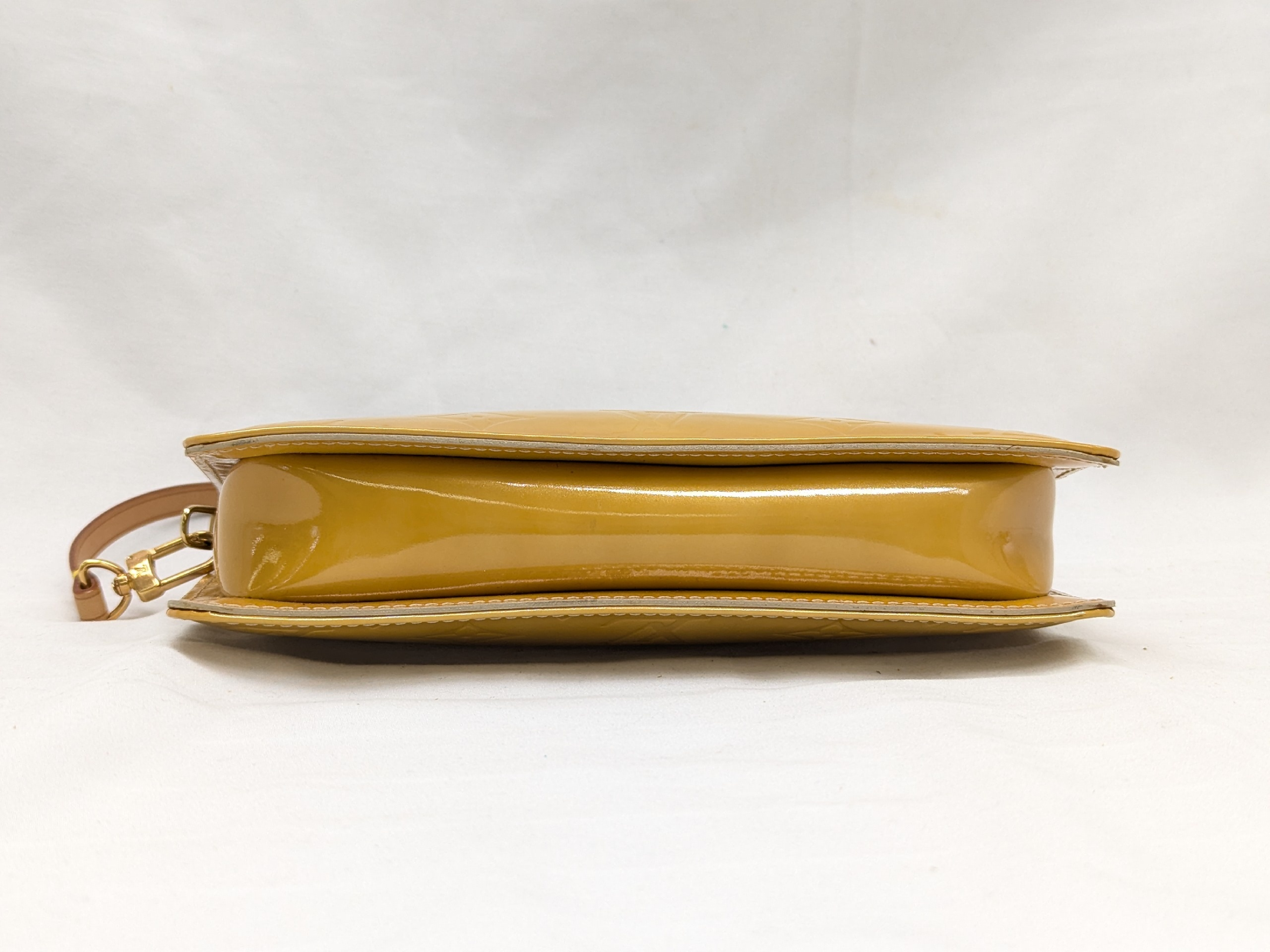 M91010 Vernis Lexington Handbag — view 5